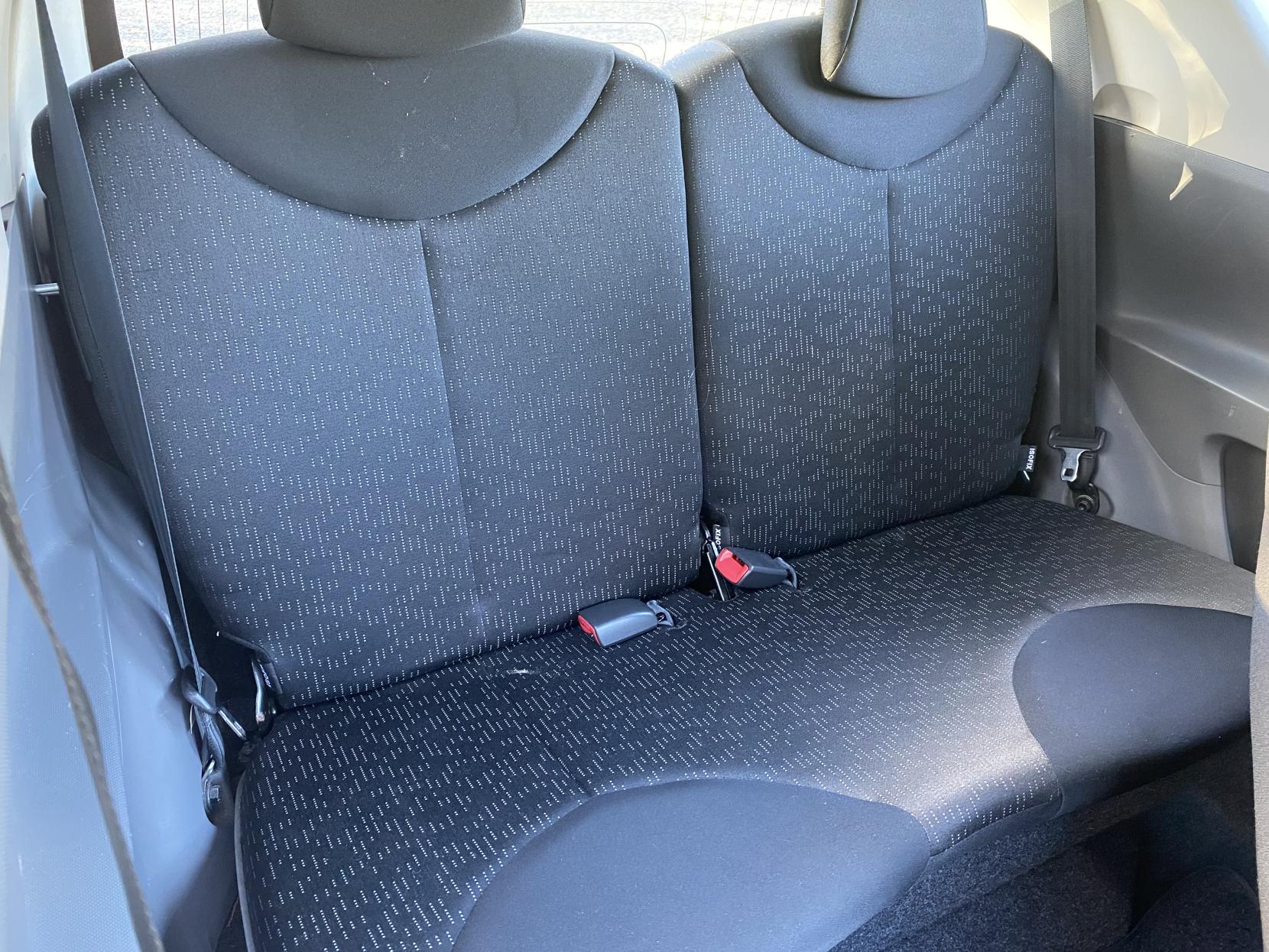 Peugeot 107 1.0 12V Urban Hatchback 3dr Petrol Manual Euro 5 (68 ps)