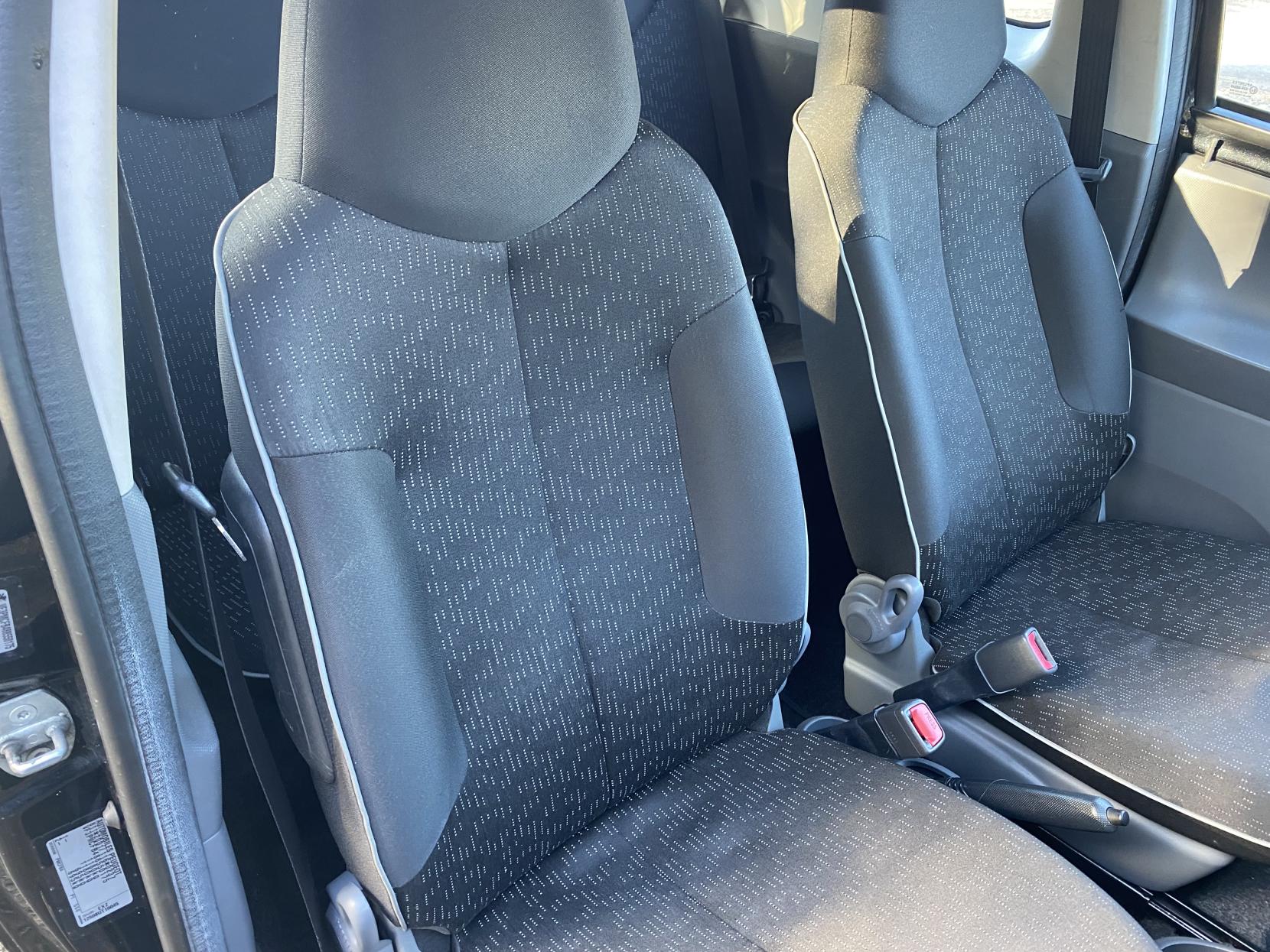 Peugeot 107 1.0 12V Urban Hatchback 3dr Petrol Manual Euro 5 (68 ps)