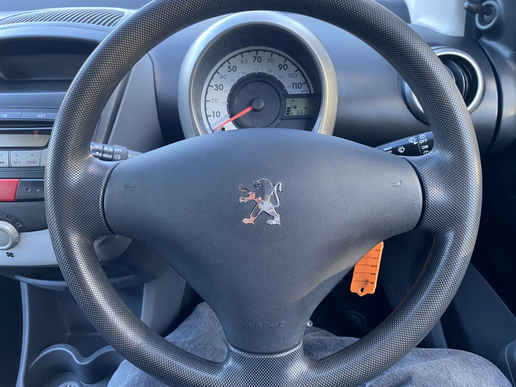 Peugeot 107 1.0 12V Urban Hatchback 3dr Petrol Manual Euro 5 (68 ps)