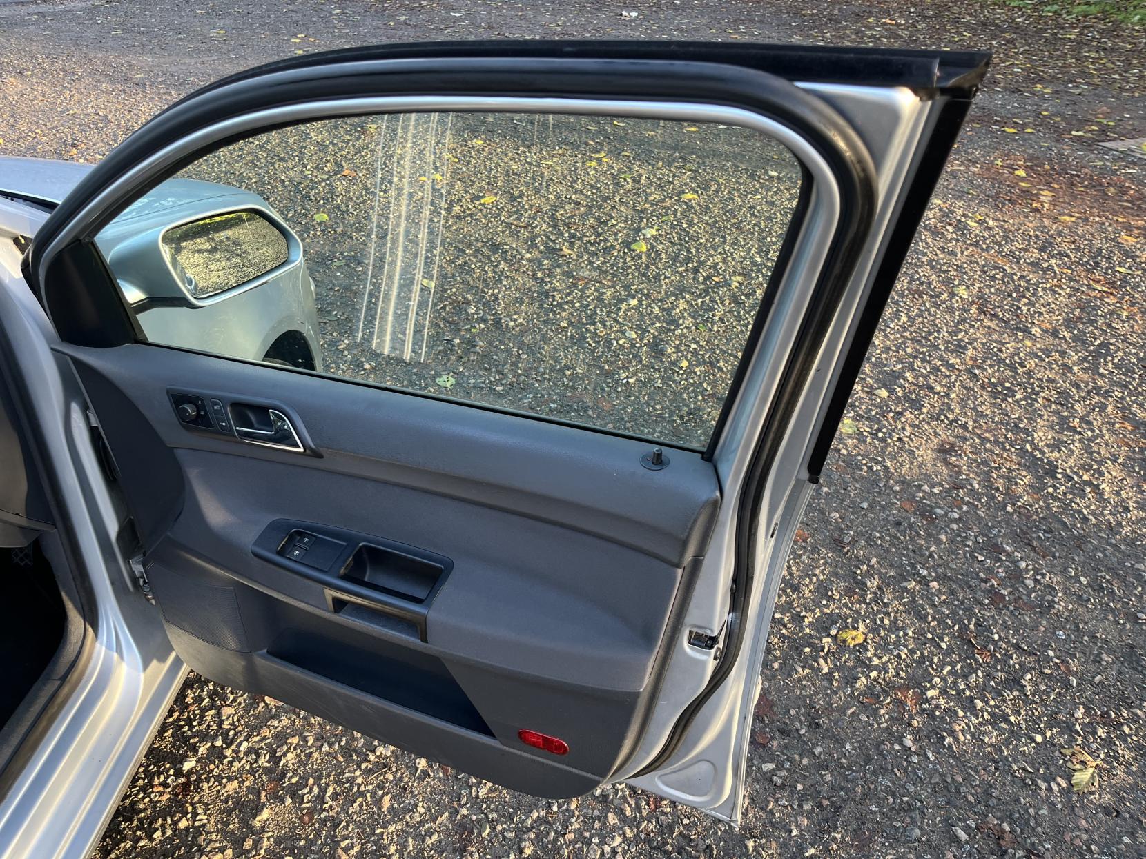 Volkswagen Polo 1.4 Match Hatchback 5dr Petrol Manual (150 g/km, 79 bhp)