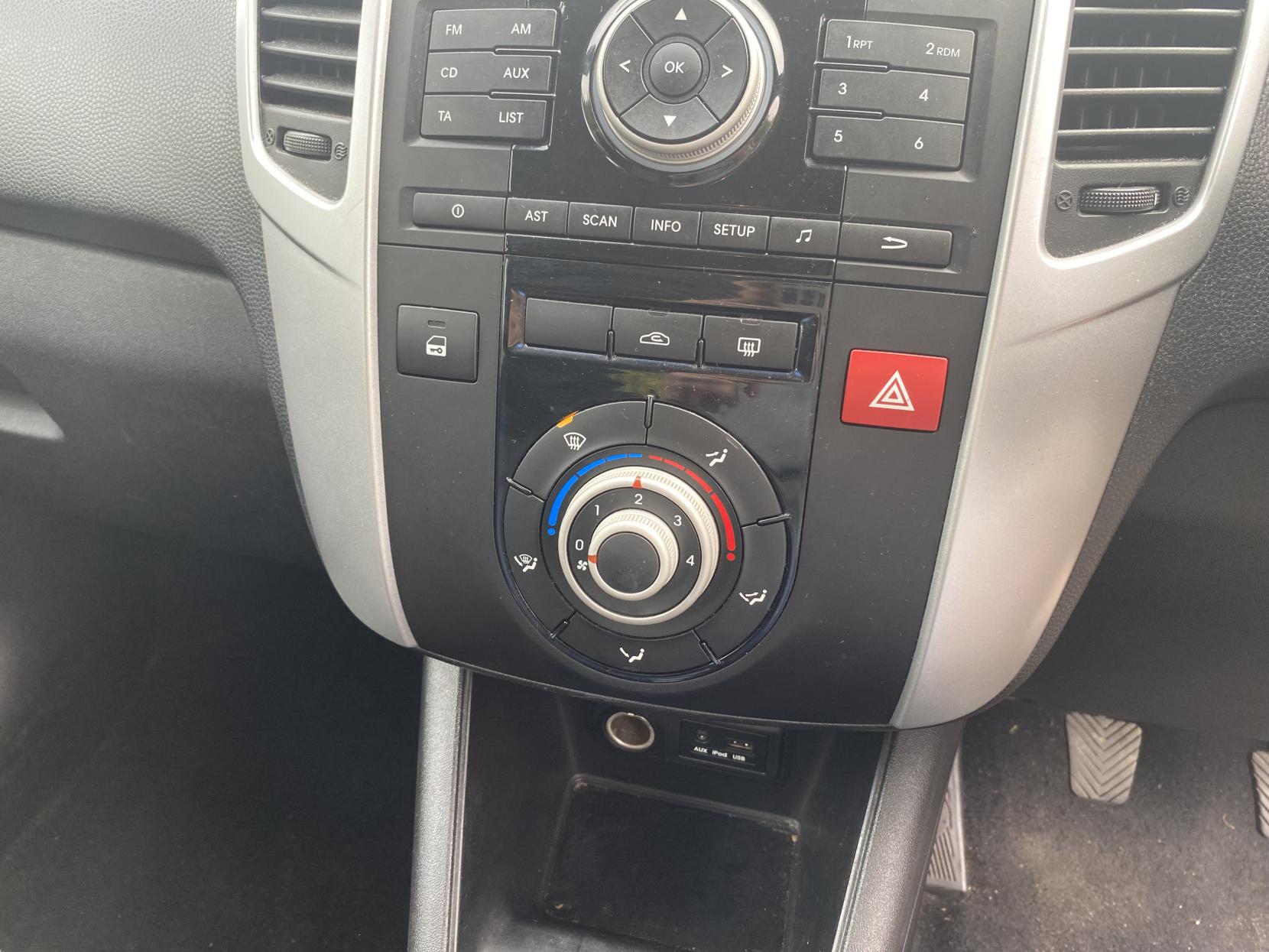 Kia Venga 1.4 EcoDynamics 1 MPV 5dr Petrol Manual Euro 5 (s/s) (89 bhp)