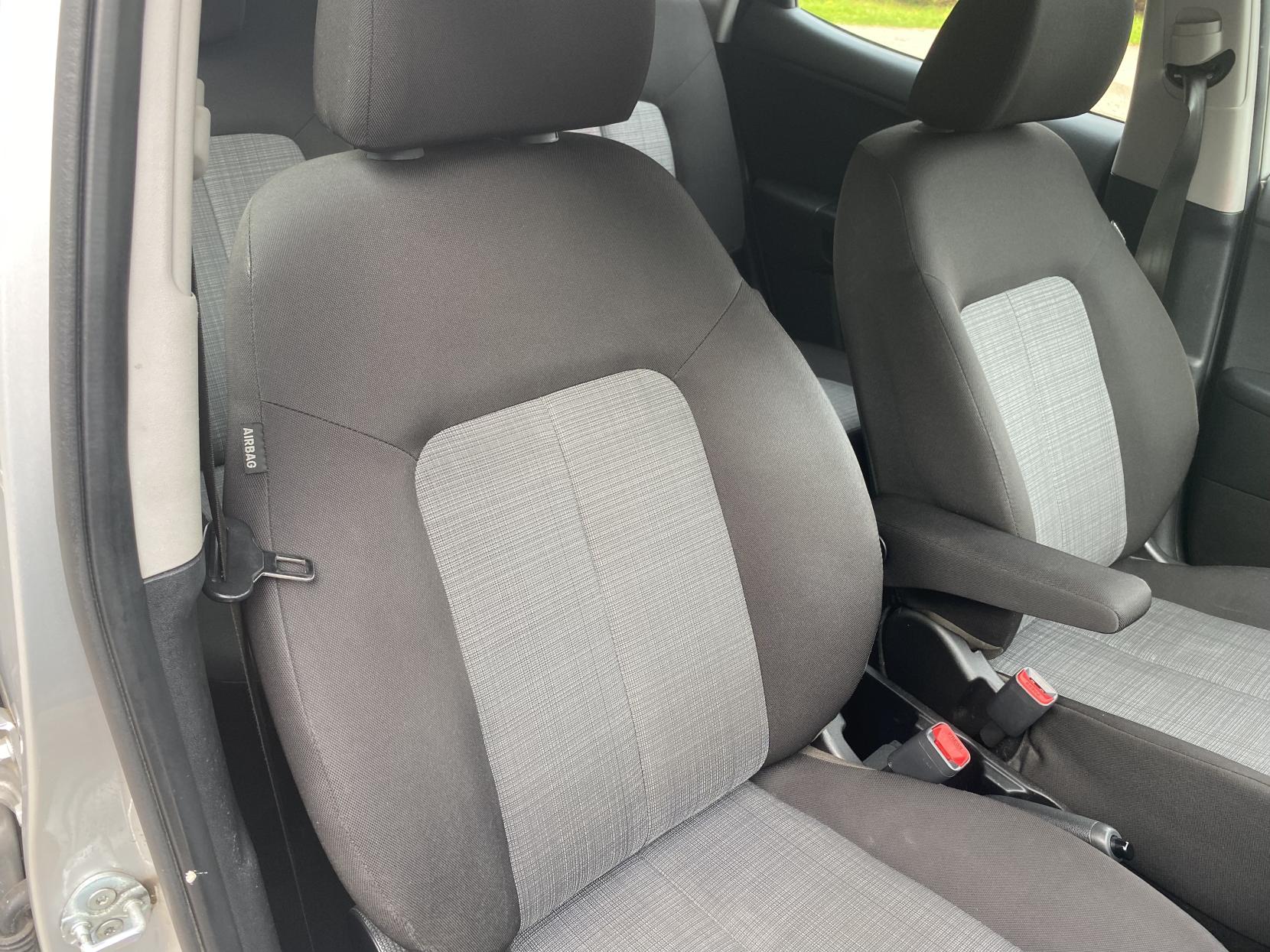 Kia Venga 1.4 EcoDynamics 1 MPV 5dr Petrol Manual Euro 5 (s/s) (89 bhp)