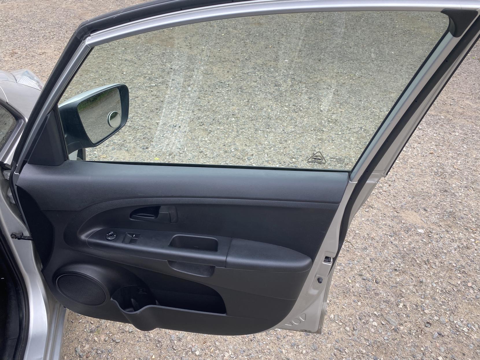 Kia Venga 1.4 EcoDynamics 1 MPV 5dr Petrol Manual Euro 5 (s/s) (89 bhp)