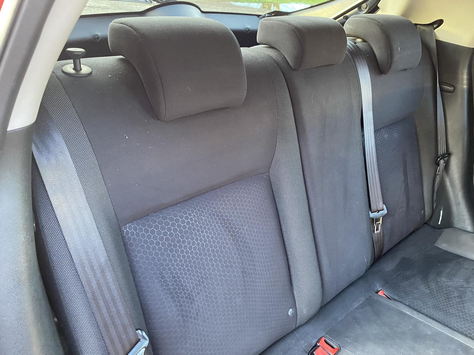 Nissan Juke 1.6 Acenta Premium SUV 5dr Petrol Manual Euro 5 (s/s) (117 ps)