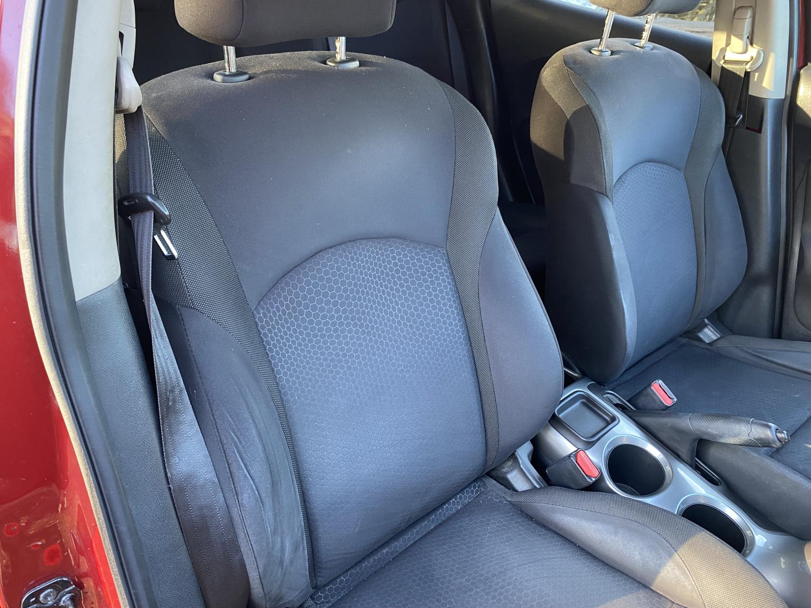 Nissan Juke 1.6 Acenta Premium SUV 5dr Petrol Manual Euro 5 (s/s) (117 ps)