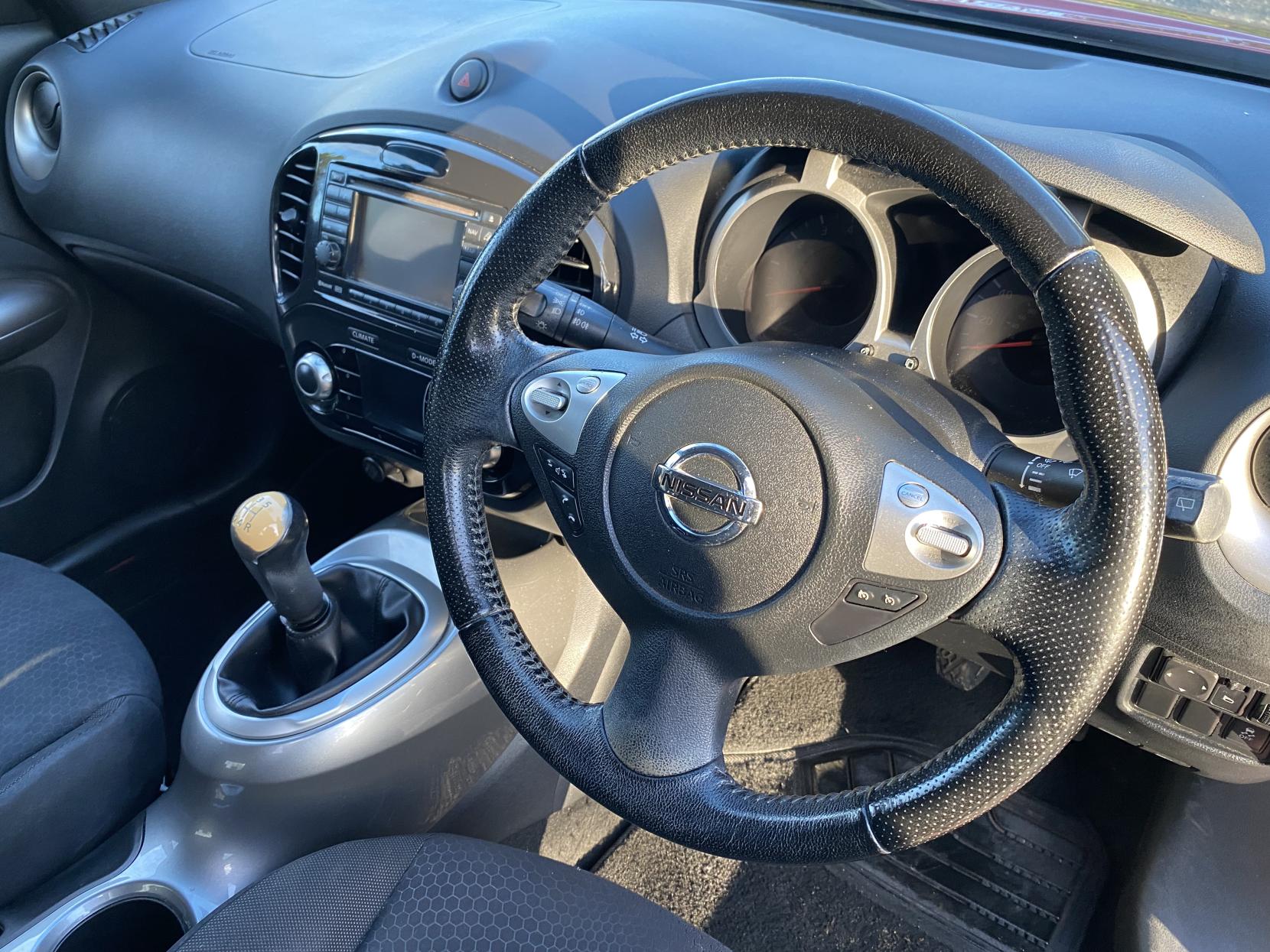 Nissan Juke 1.6 Acenta Premium SUV 5dr Petrol Manual Euro 5 (s/s) (117 ps)