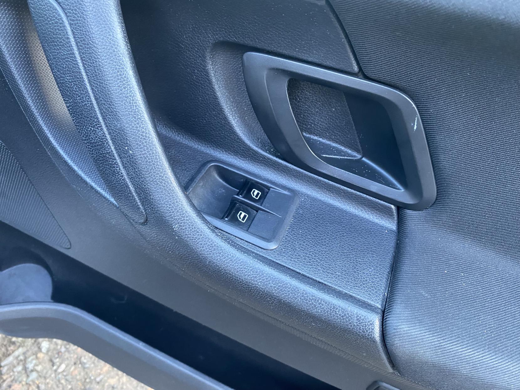 Skoda Fabia 1.2 SE Hatchback 5dr Petrol Manual Euro 5 (69 ps)