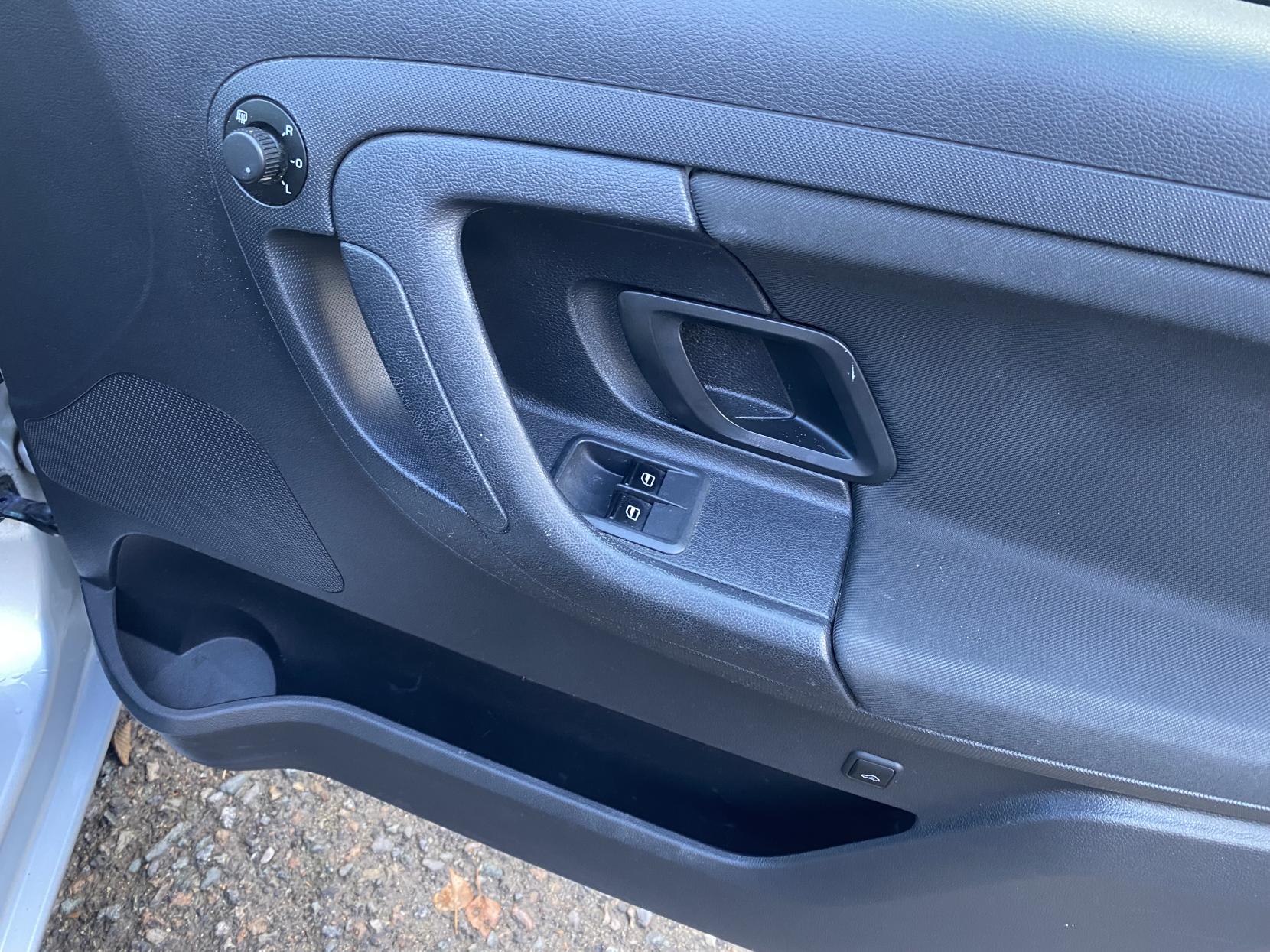 Skoda Fabia 1.2 SE Hatchback 5dr Petrol Manual Euro 5 (69 ps)