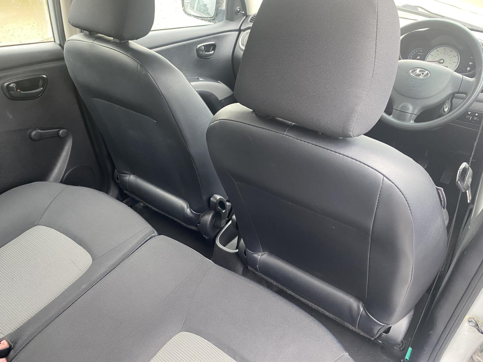 Hyundai i10 1.2 Classic Hatchback 5dr Petrol Manual Euro 4 (77 bhp)