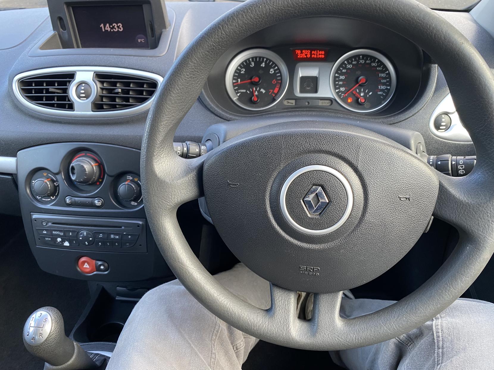 Renault Clio 1.2 Expression Hatchback (2005 - 2010)