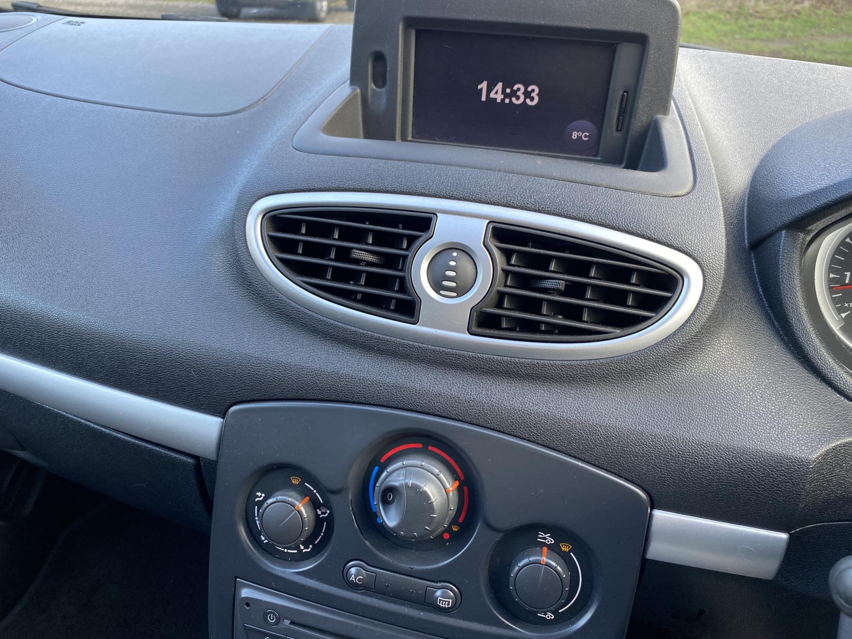 Renault Clio 1.2 Expression Hatchback (2005 - 2010)