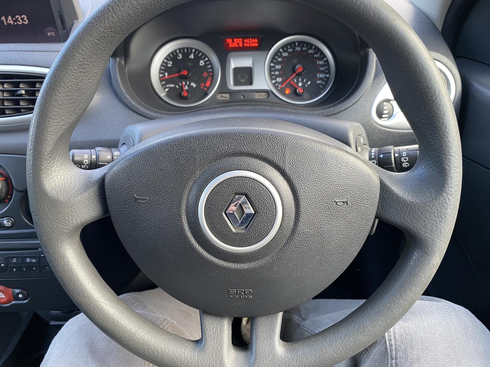 Renault Clio 1.2 Expression Hatchback (2005 - 2010)