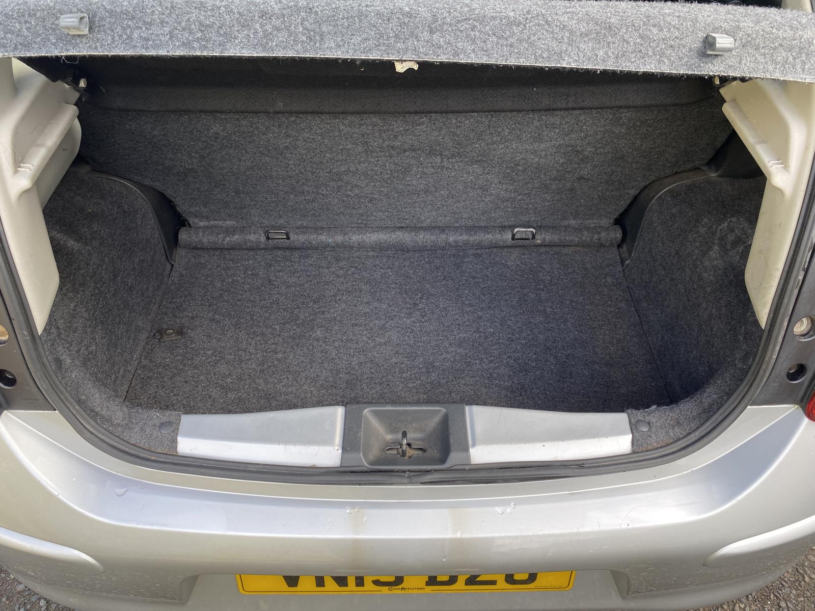 Nissan Micra 1.2 12V Visia Hatchback 5dr Petrol Manual Euro 5 (80 ps)