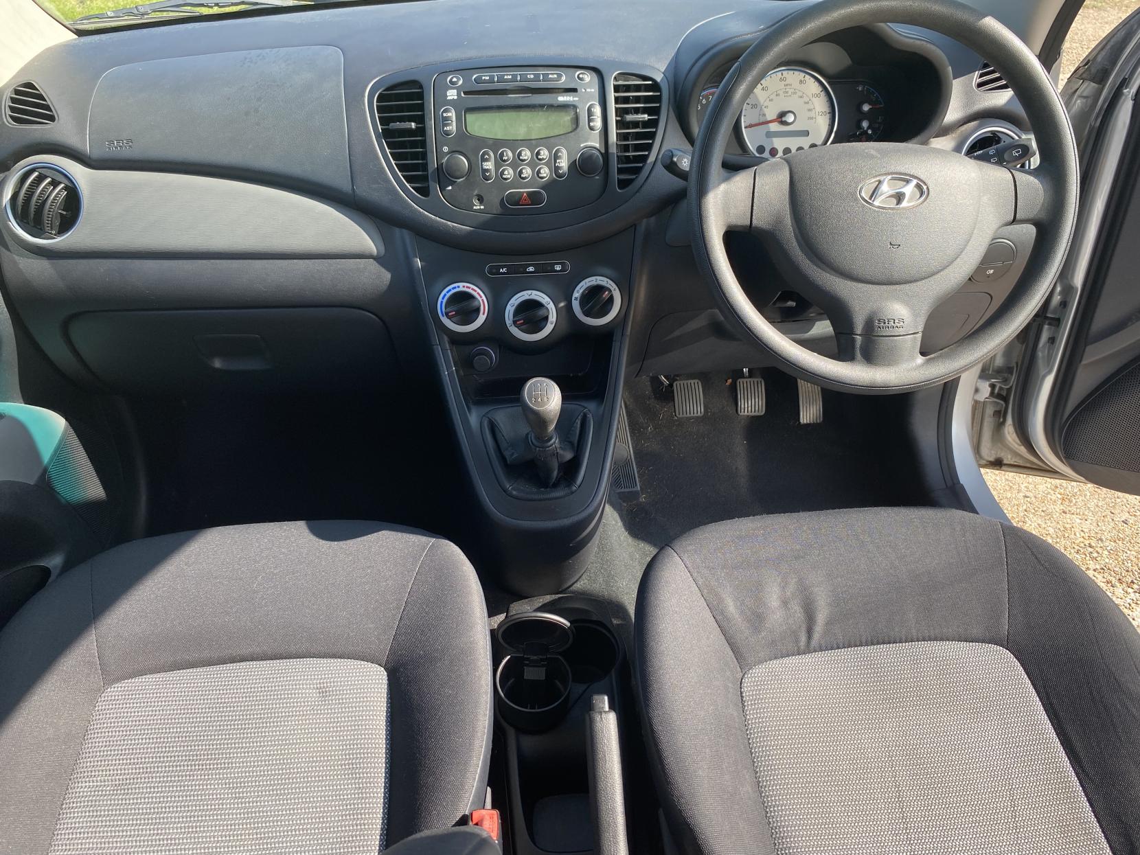 Hyundai i10 1.2 Classic Hatchback 5dr Petrol Manual Euro 4 (77 bhp)