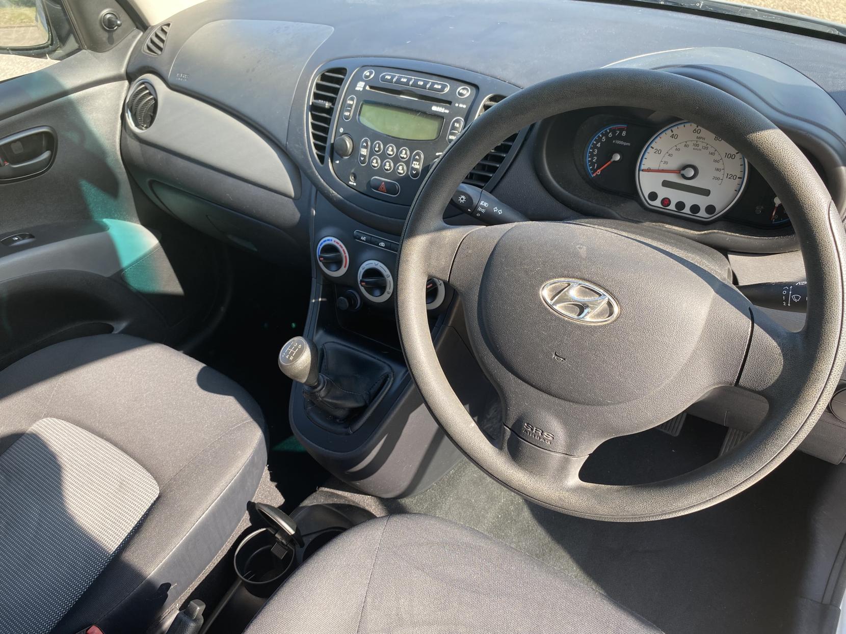 Hyundai i10 1.2 Classic Hatchback 5dr Petrol Manual Euro 4 (77 bhp)