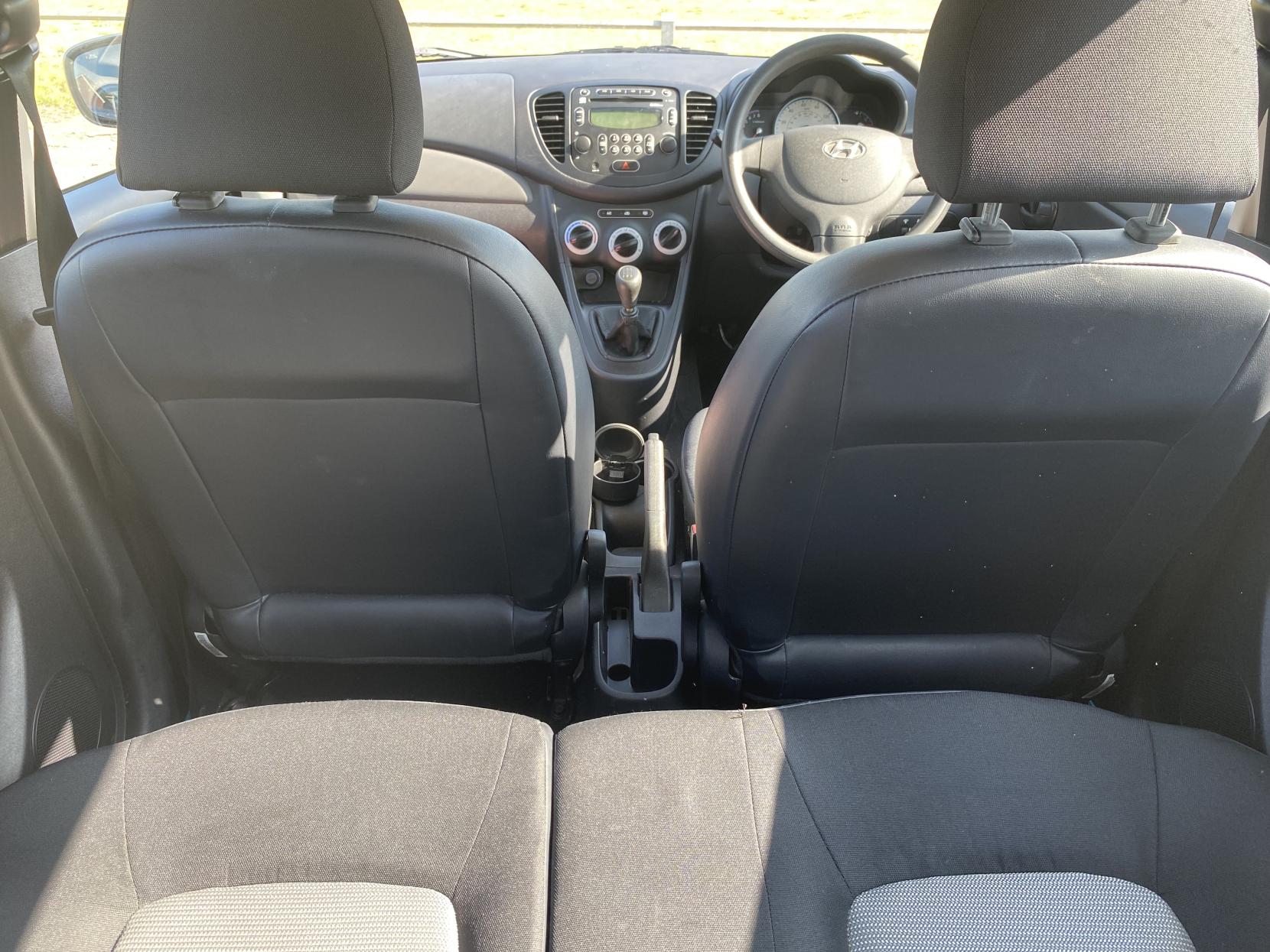 Hyundai i10 1.2 Classic Hatchback 5dr Petrol Manual Euro 4 (77 bhp)