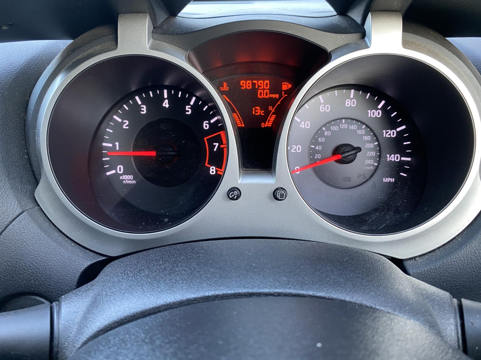 Nissan Juke 1.6 Acenta SUV 5dr Petrol Manual Euro 5 (117 ps)