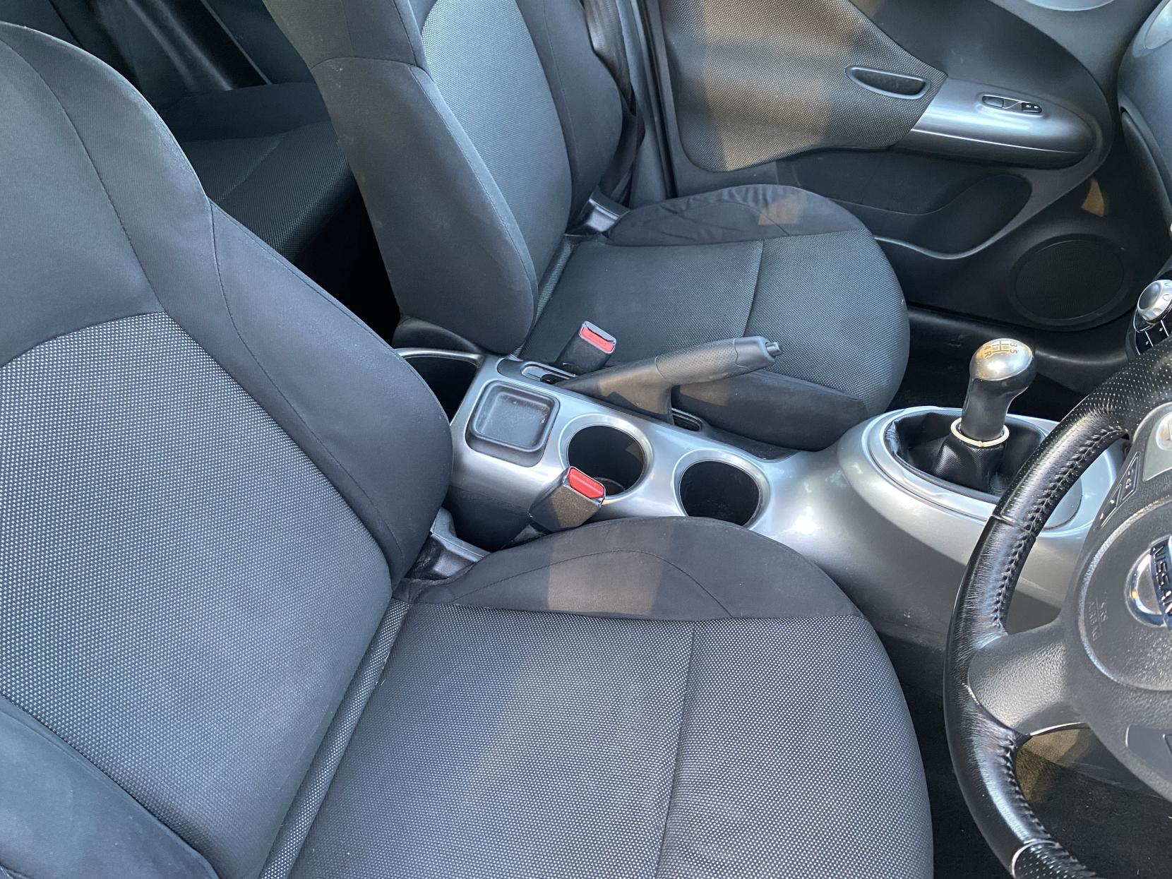 Nissan Juke 1.6 Acenta SUV 5dr Petrol Manual Euro 5 (117 ps)