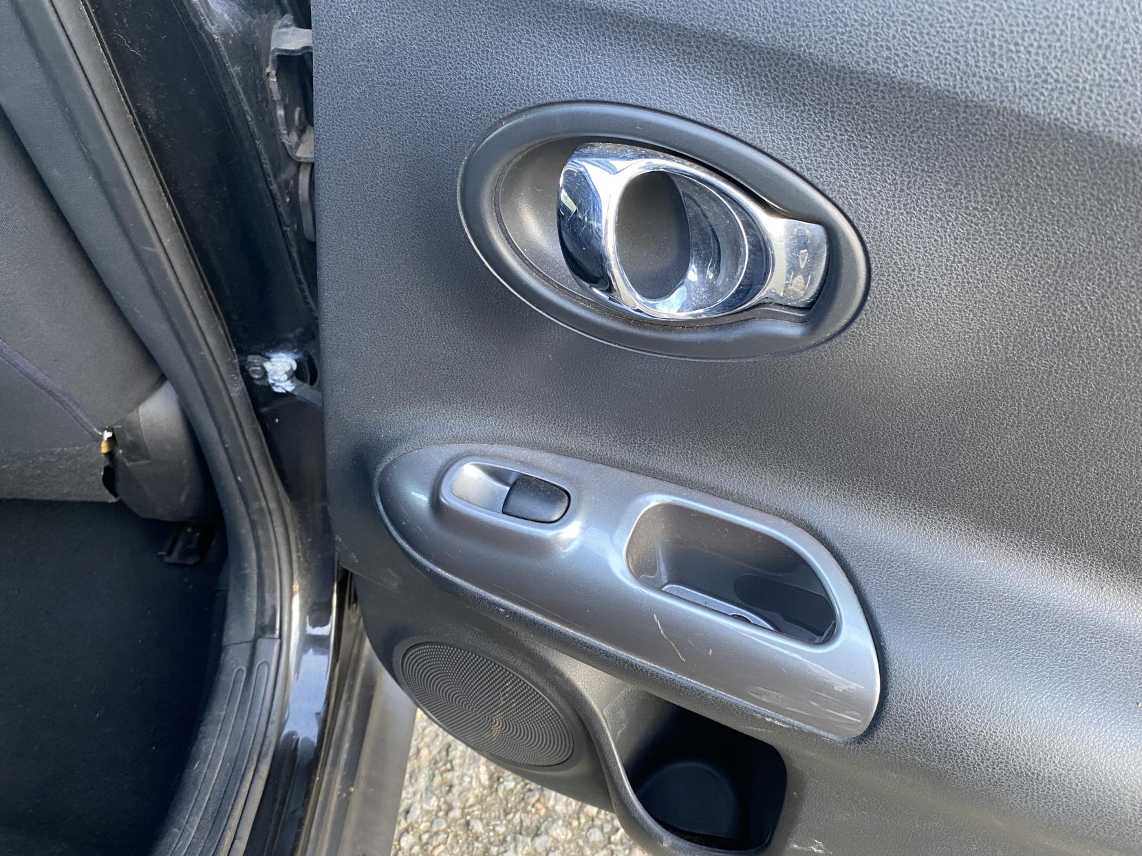 Nissan Juke 1.6 Acenta SUV 5dr Petrol Manual Euro 5 (117 ps)