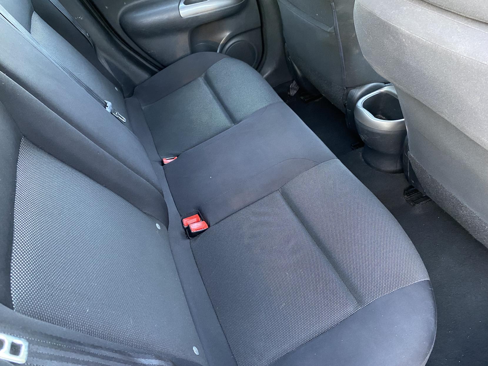 Nissan Juke 1.6 Acenta SUV 5dr Petrol Manual Euro 5 (117 ps)