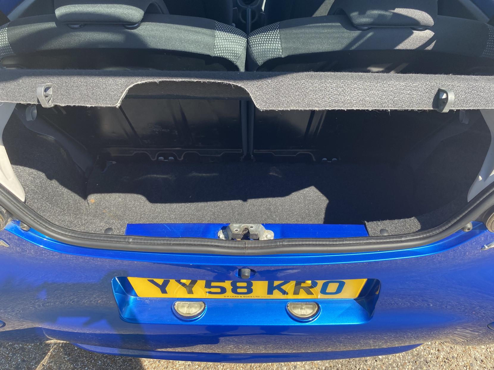 Toyota AYGO 1.0 VVT-i Blue Hatchback 5dr Petrol Manual Euro 4 (67 bhp)