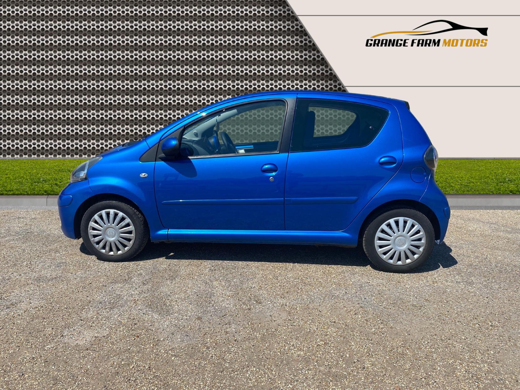 Toyota AYGO 1.0 VVT-i Blue Hatchback 5dr Petrol Manual Euro 4 (67 bhp)