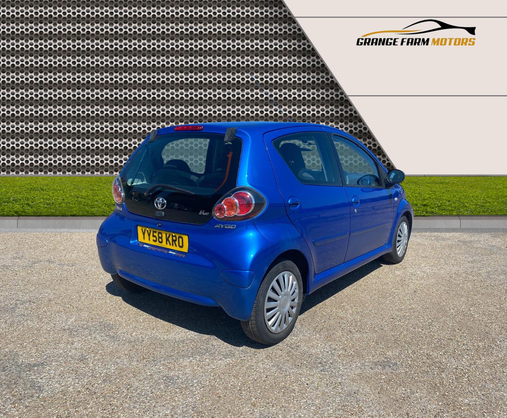 Toyota AYGO 1.0 VVT-i Blue Hatchback 5dr Petrol Manual Euro 4 (67 bhp)