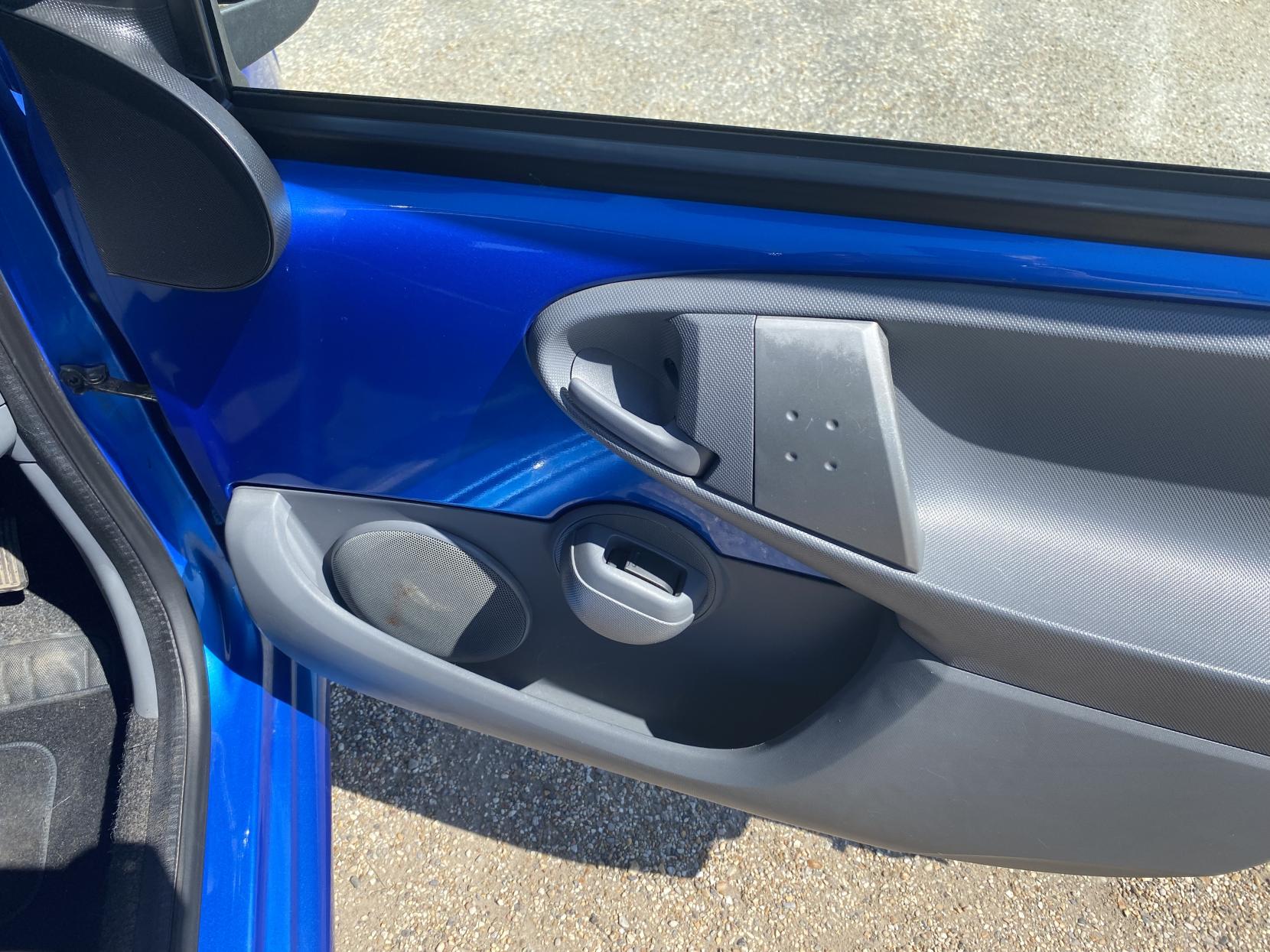 Toyota AYGO 1.0 VVT-i Blue Hatchback 5dr Petrol Manual Euro 4 (67 bhp)