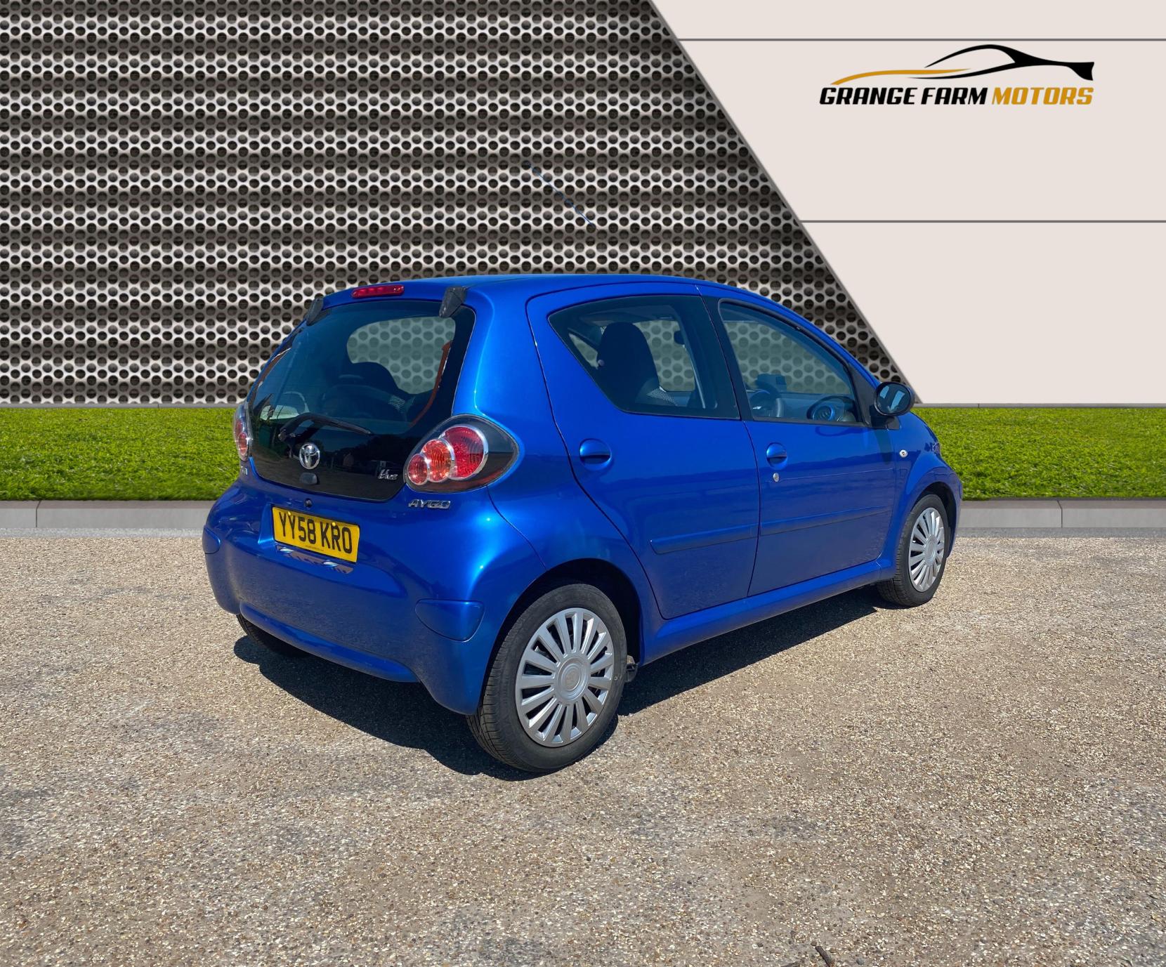 Toyota AYGO 1.0 VVT-i Blue Hatchback 5dr Petrol Manual Euro 4 (67 bhp)