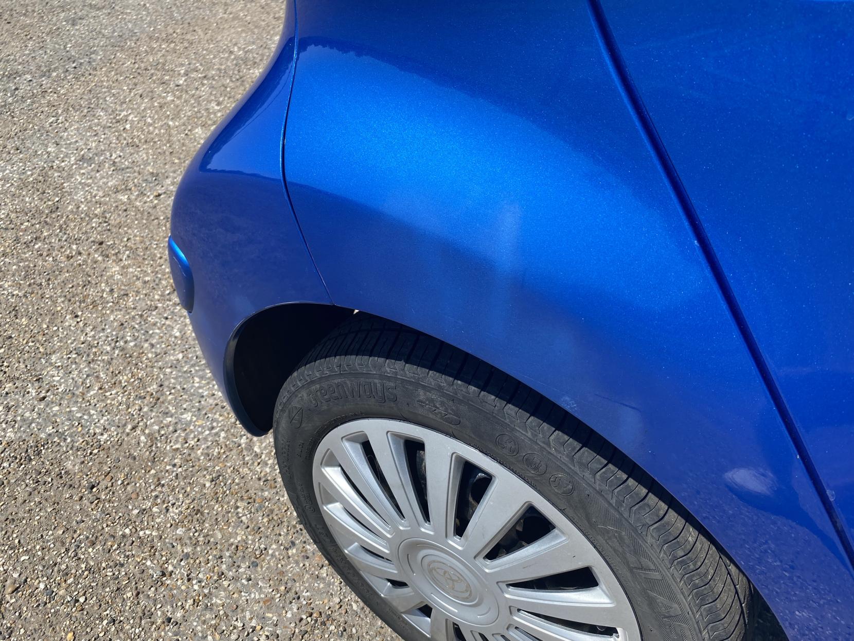 Toyota AYGO 1.0 VVT-i Blue Hatchback 5dr Petrol Manual Euro 4 (67 bhp)