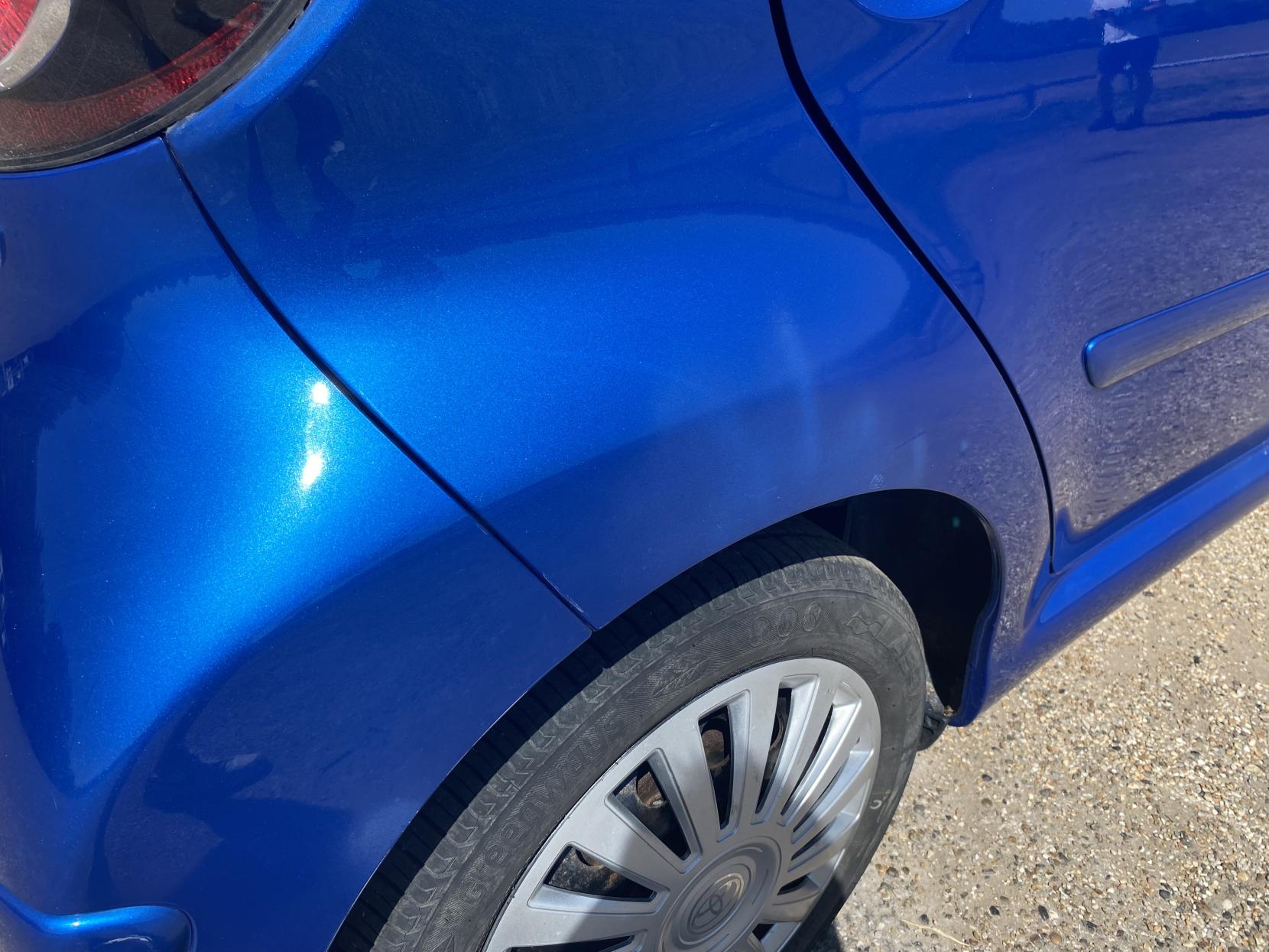 Toyota AYGO 1.0 VVT-i Blue Hatchback 5dr Petrol Manual Euro 4 (67 bhp)