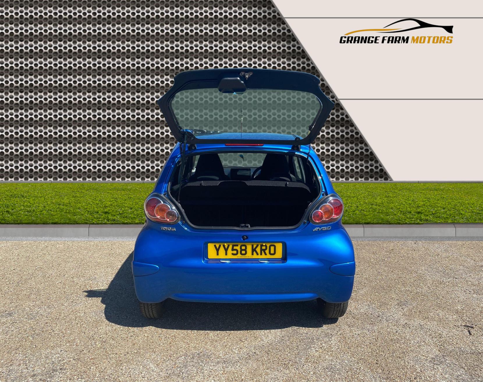 Toyota AYGO 1.0 VVT-i Blue Hatchback 5dr Petrol Manual Euro 4 (67 bhp)