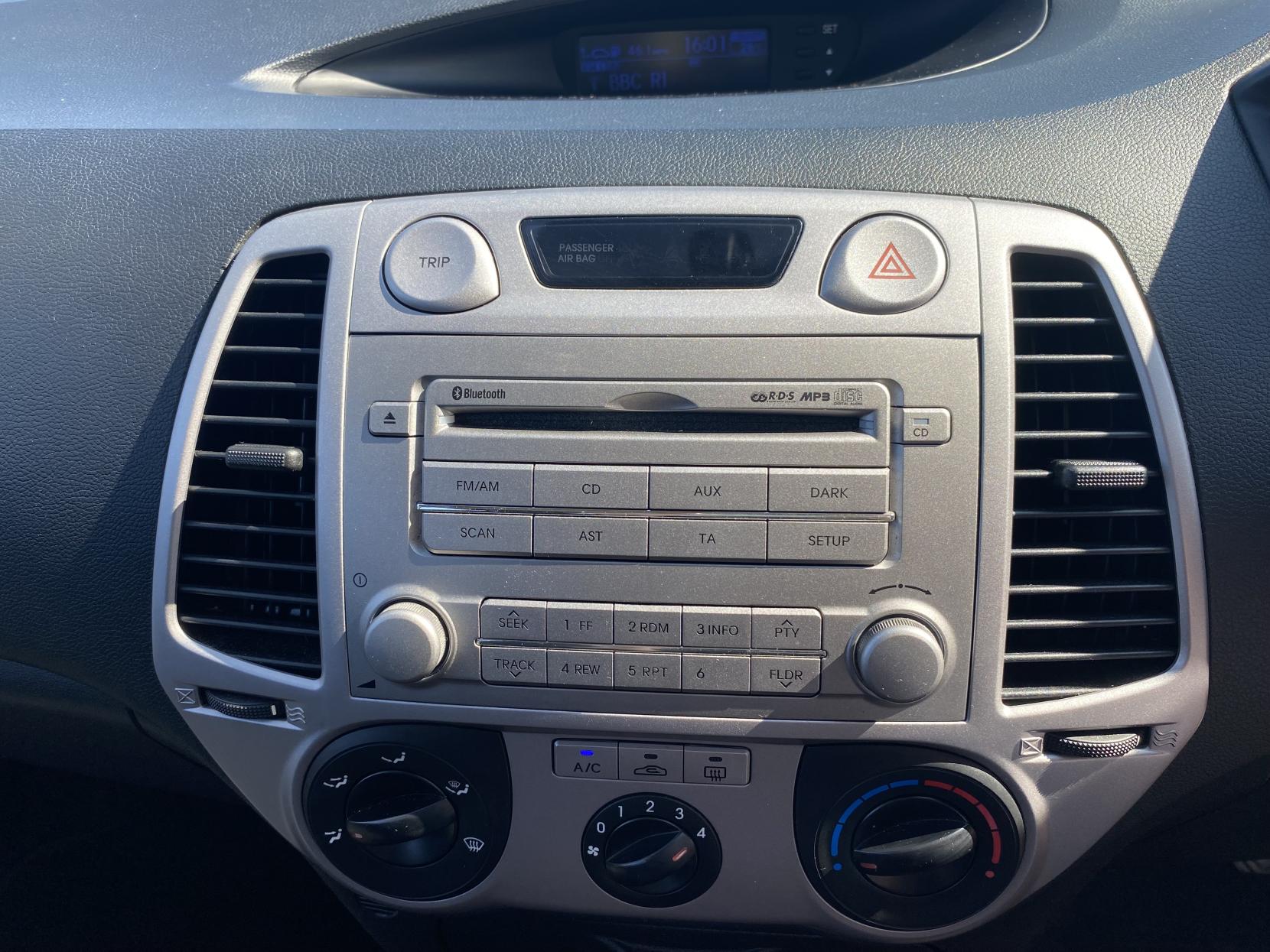 Hyundai i20 1.2 Comfort Hatchback 5dr Petrol Manual Euro 5 (77 bhp)
