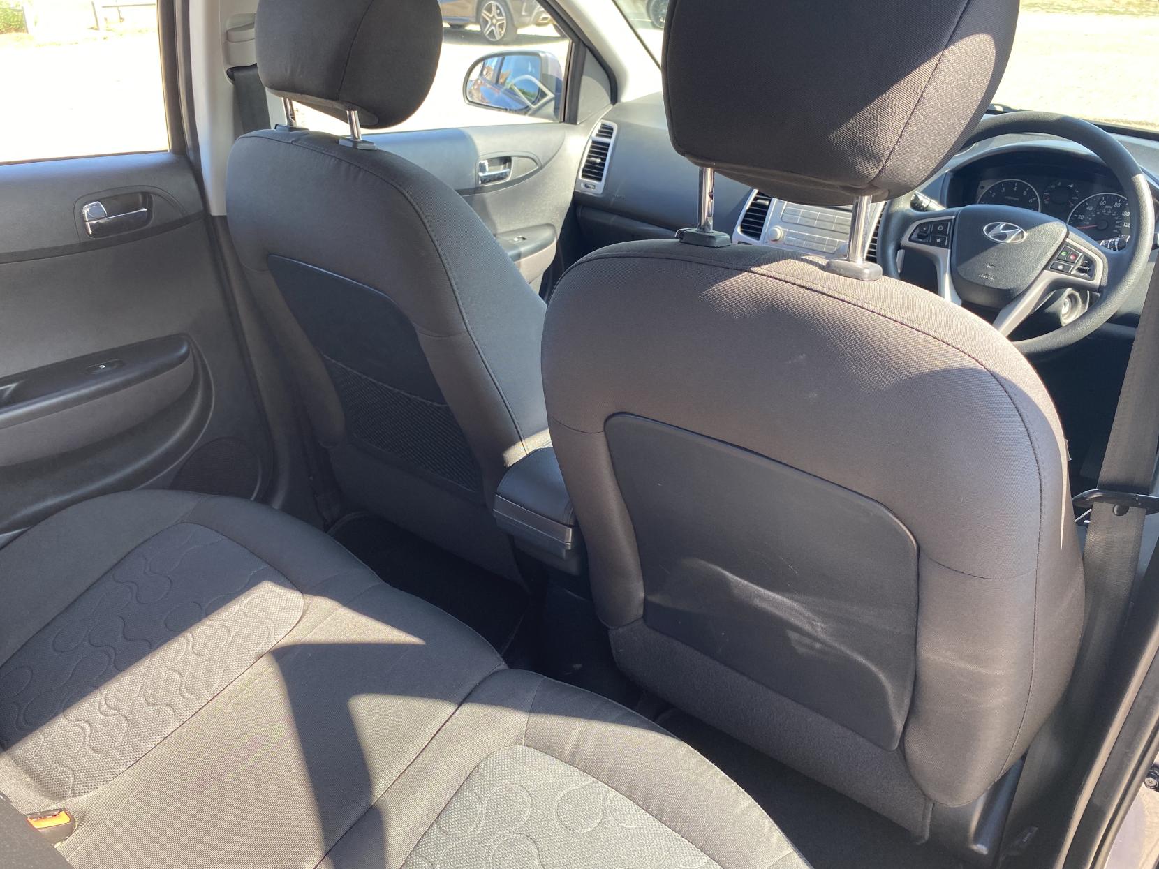 Hyundai i20 1.2 Comfort Hatchback 5dr Petrol Manual Euro 5 (77 bhp)