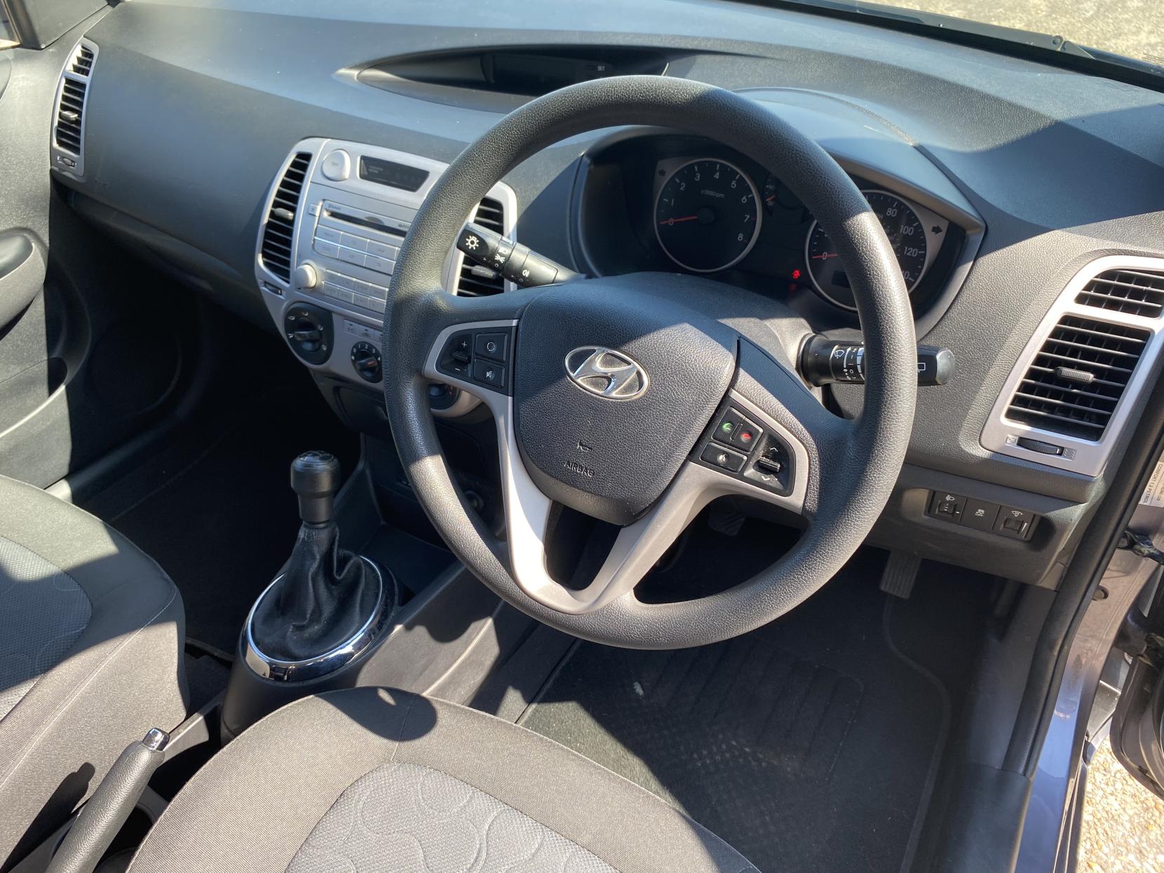 Hyundai i20 1.2 Comfort Hatchback 5dr Petrol Manual Euro 5 (77 bhp)