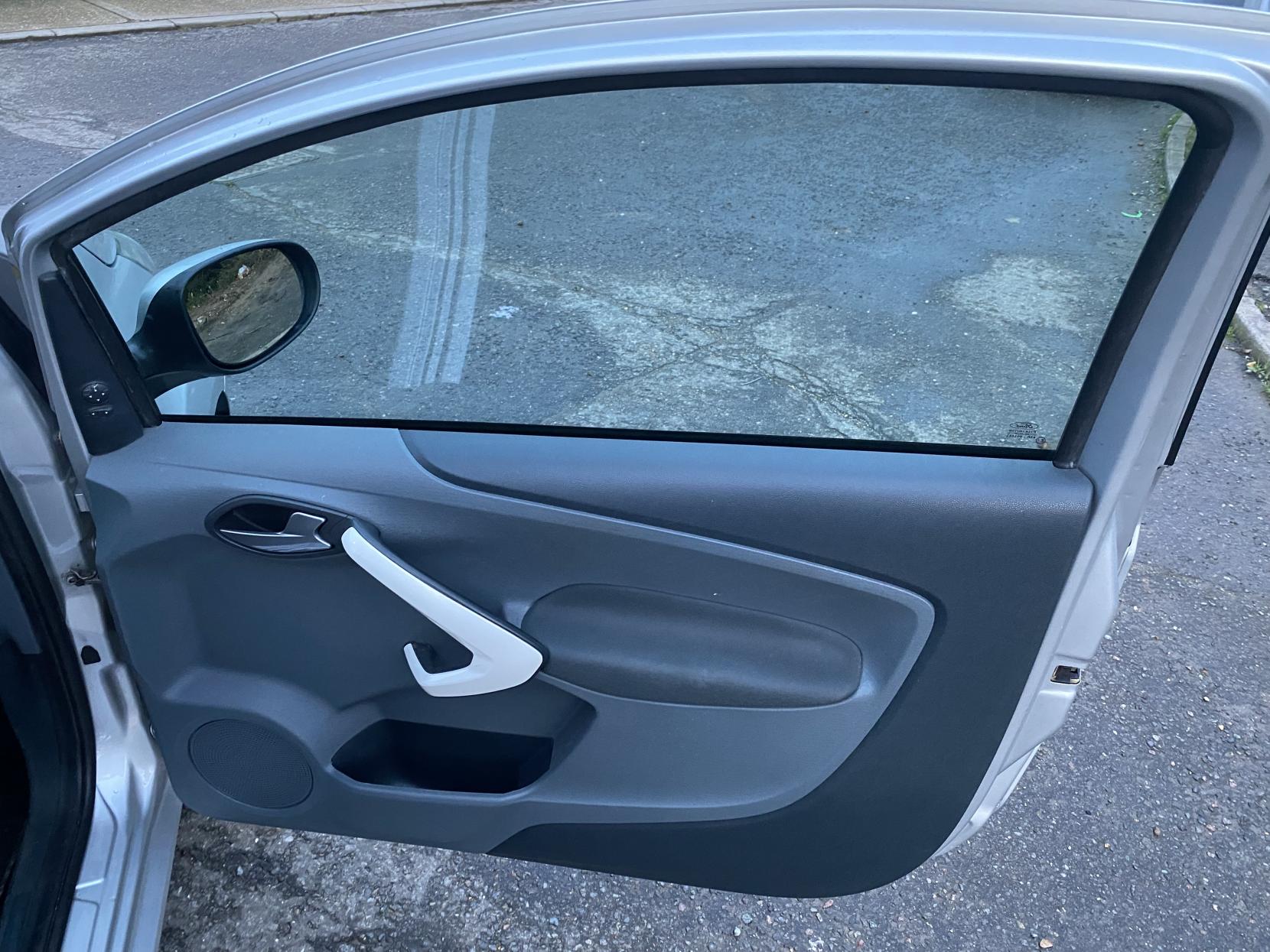 Ford Ka 1.2 Titanium Hatchback 3dr Petrol Manual Euro 5 (69 ps)