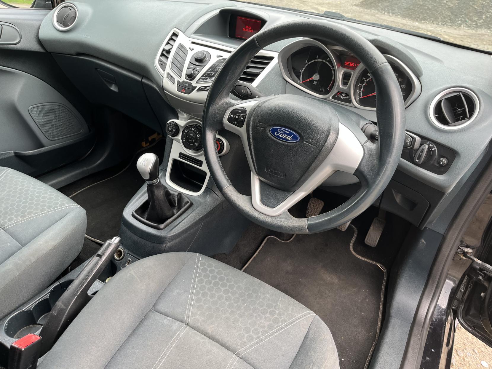 Ford Fiesta 1.25 Zetec Hatchback 3dr Petrol Manual (129 g/km, 81 bhp)