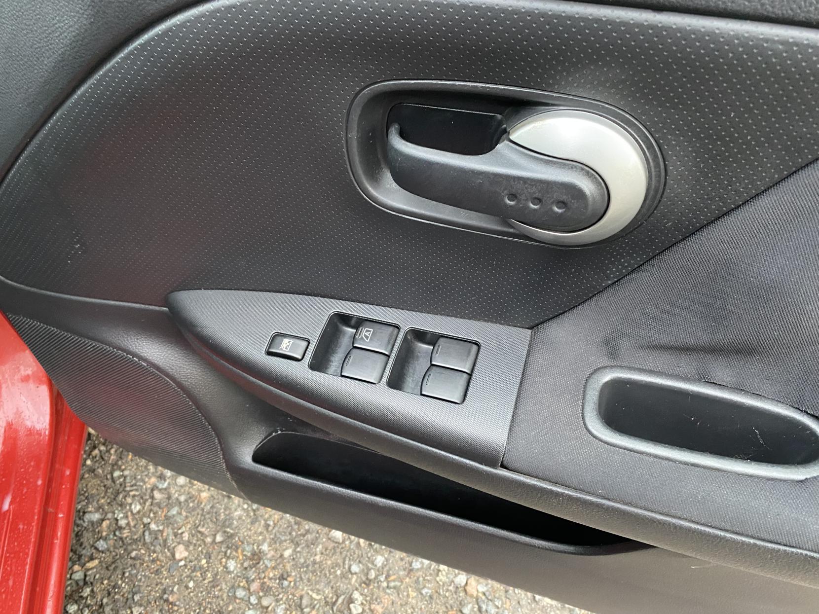 Nissan Note 1.4 16V n-tec Hatchback 5dr Petrol Manual Euro 4 (88 ps)