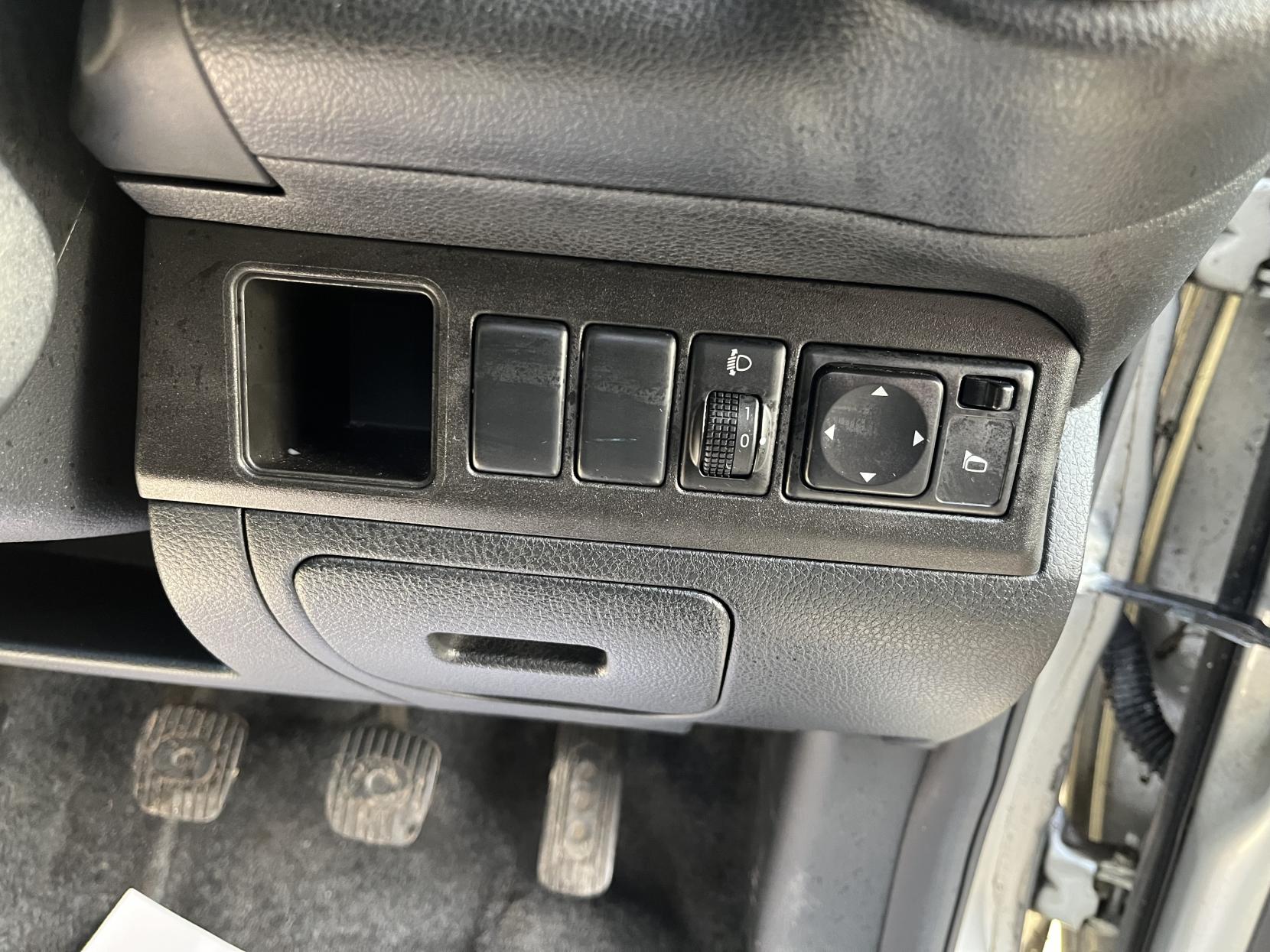 Nissan Note 1.4 16V n-tec Hatchback 5dr Petrol Manual Euro 4 (88 ps)