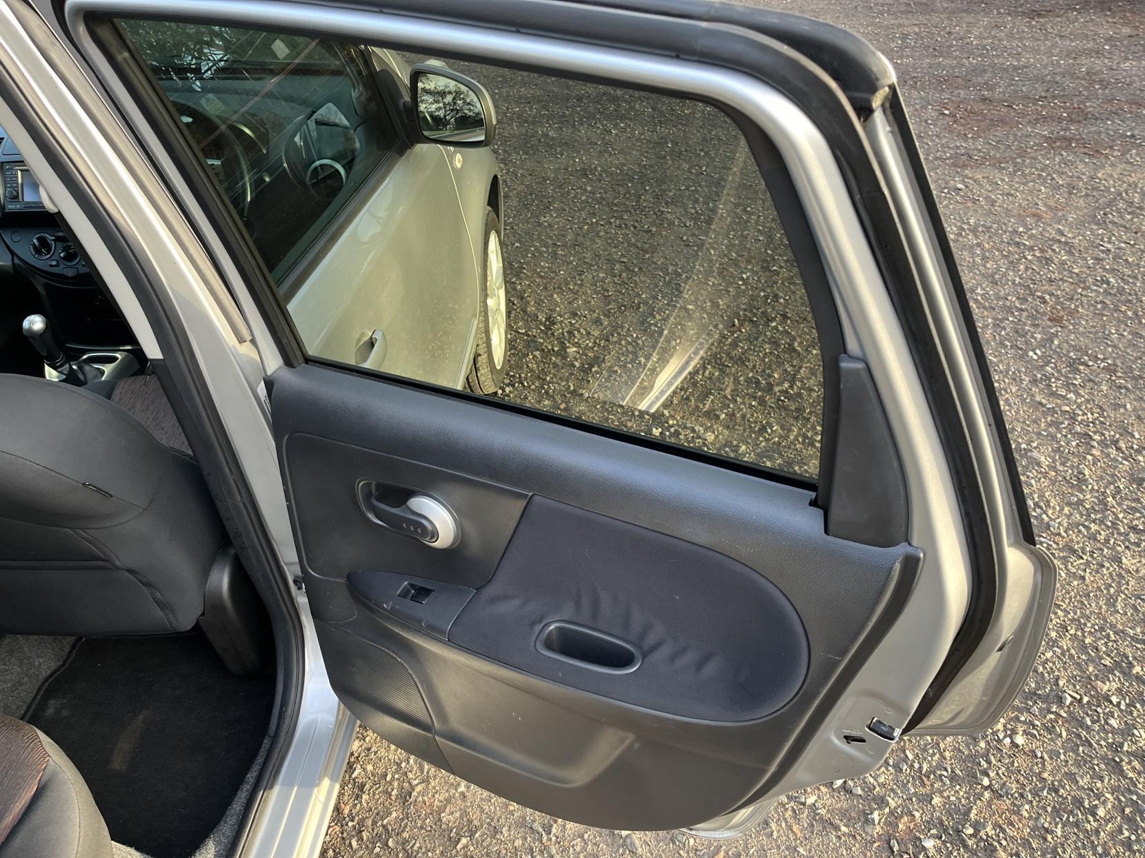 Nissan Note 1.4 16V n-tec Hatchback 5dr Petrol Manual Euro 4 (88 ps)