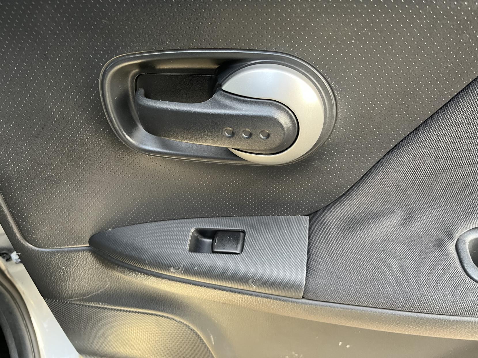 Nissan Note 1.4 16V n-tec Hatchback 5dr Petrol Manual Euro 4 (88 ps)