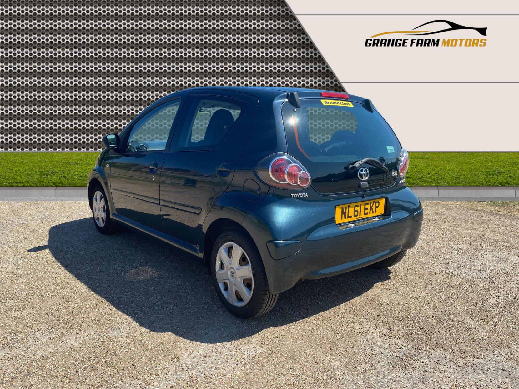 Toyota AYGO 1.0 VVT-i Ice Hatchback 5dr Petrol Manual Euro 5 (67 ps)
