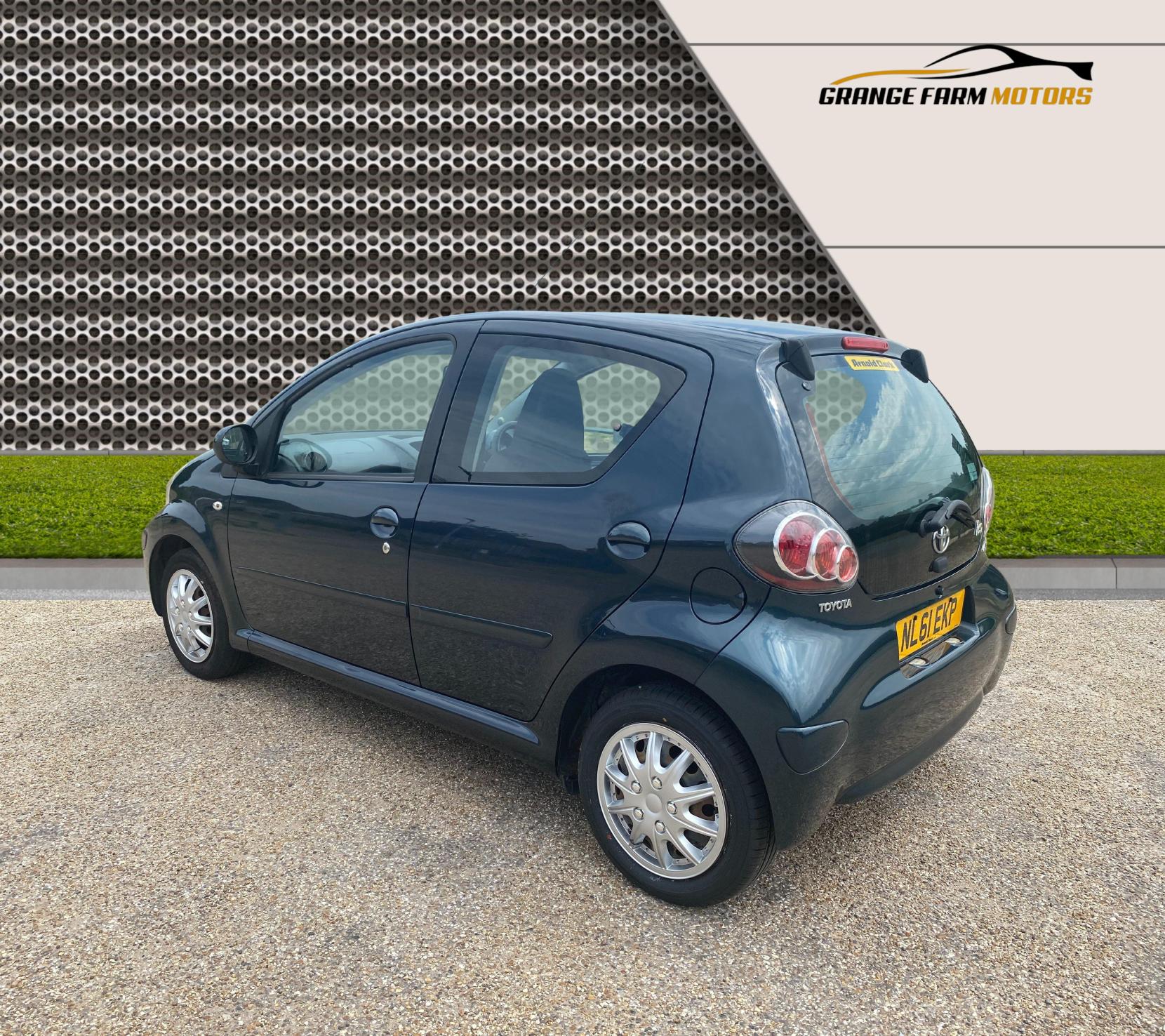Toyota AYGO 1.0 VVT-i Ice Hatchback 5dr Petrol Manual Euro 5 (67 ps)