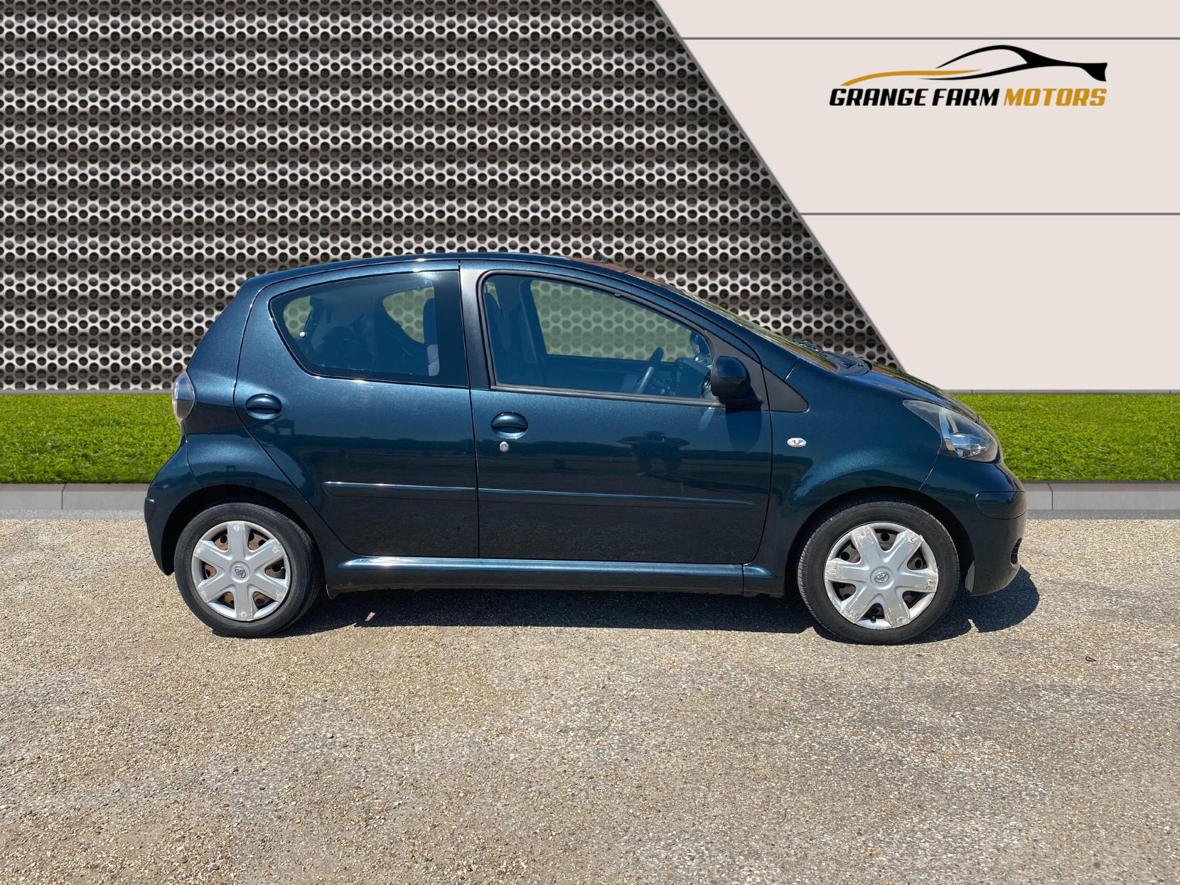 Toyota AYGO 1.0 VVT-i Ice Hatchback 5dr Petrol Manual Euro 5 (67 ps)