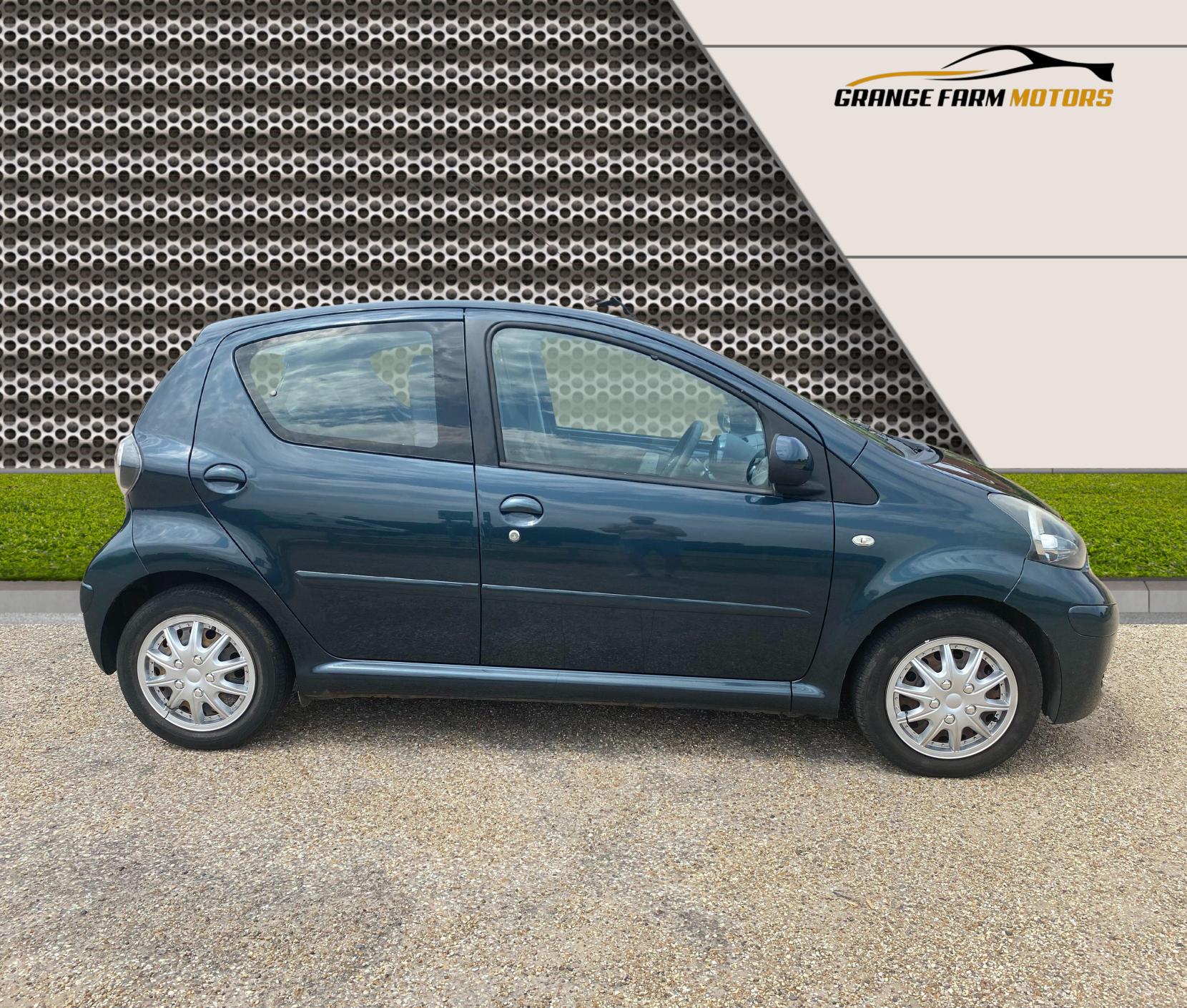 Toyota AYGO 1.0 VVT-i Ice Hatchback 5dr Petrol Manual Euro 5 (67 ps)