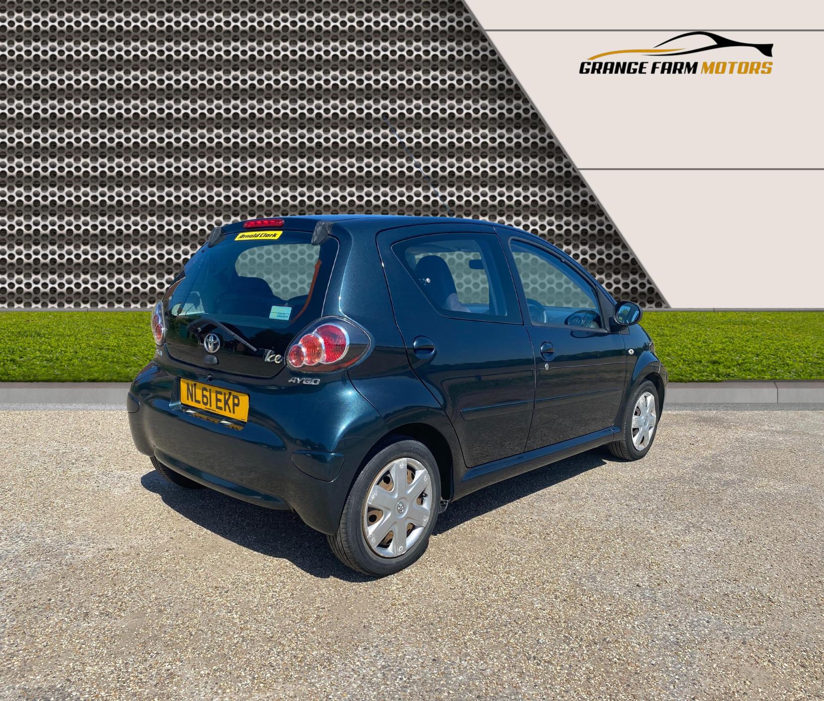 Toyota AYGO 1.0 VVT-i Ice Hatchback 5dr Petrol Manual Euro 5 (67 ps)