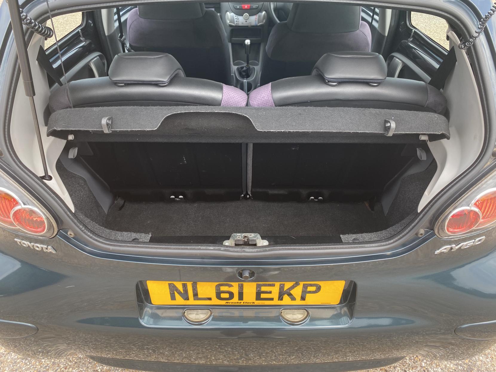 Toyota AYGO 1.0 VVT-i Ice Hatchback 5dr Petrol Manual Euro 5 (67 ps)