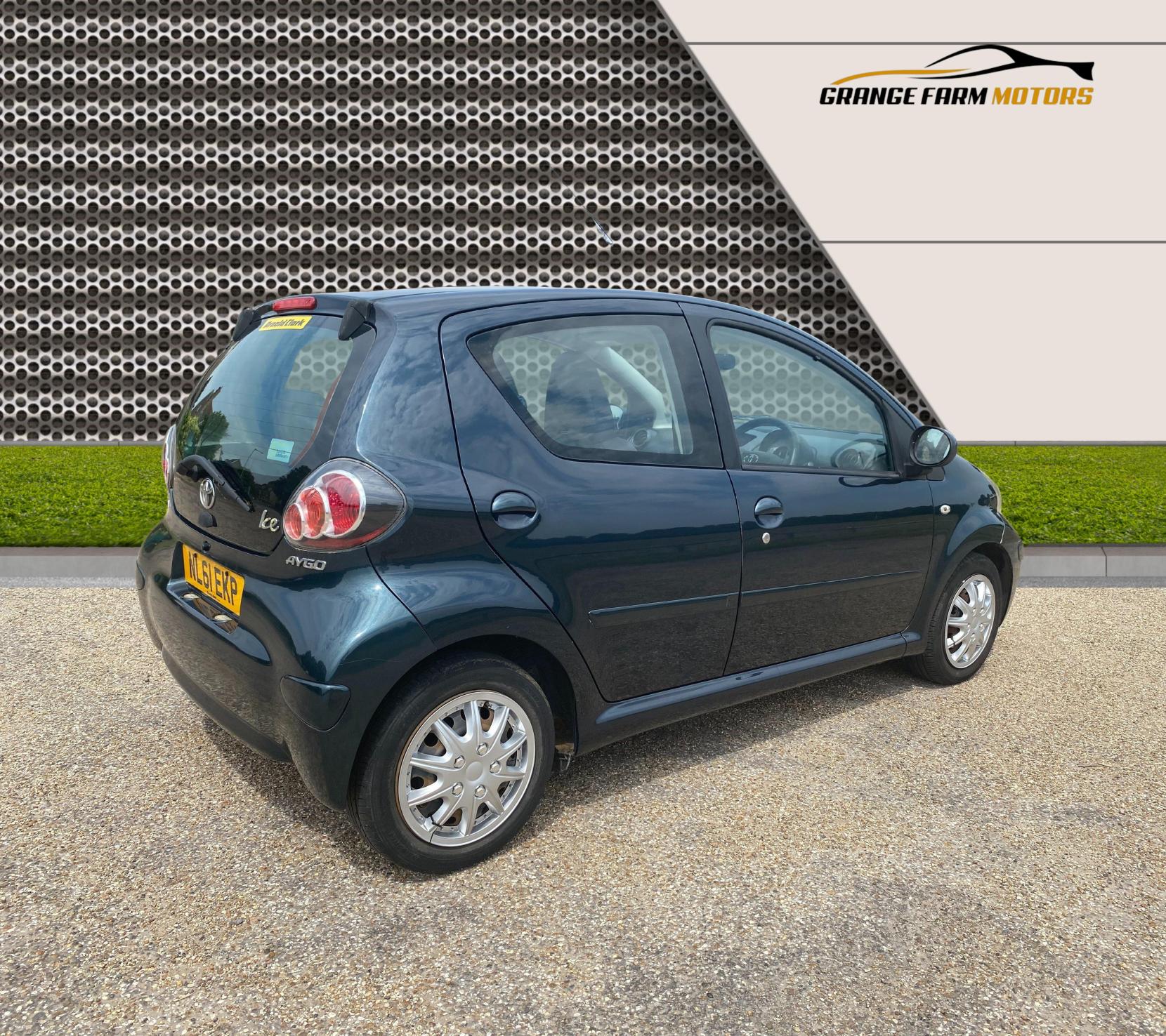 Toyota AYGO 1.0 VVT-i Ice Hatchback 5dr Petrol Manual Euro 5 (67 ps)