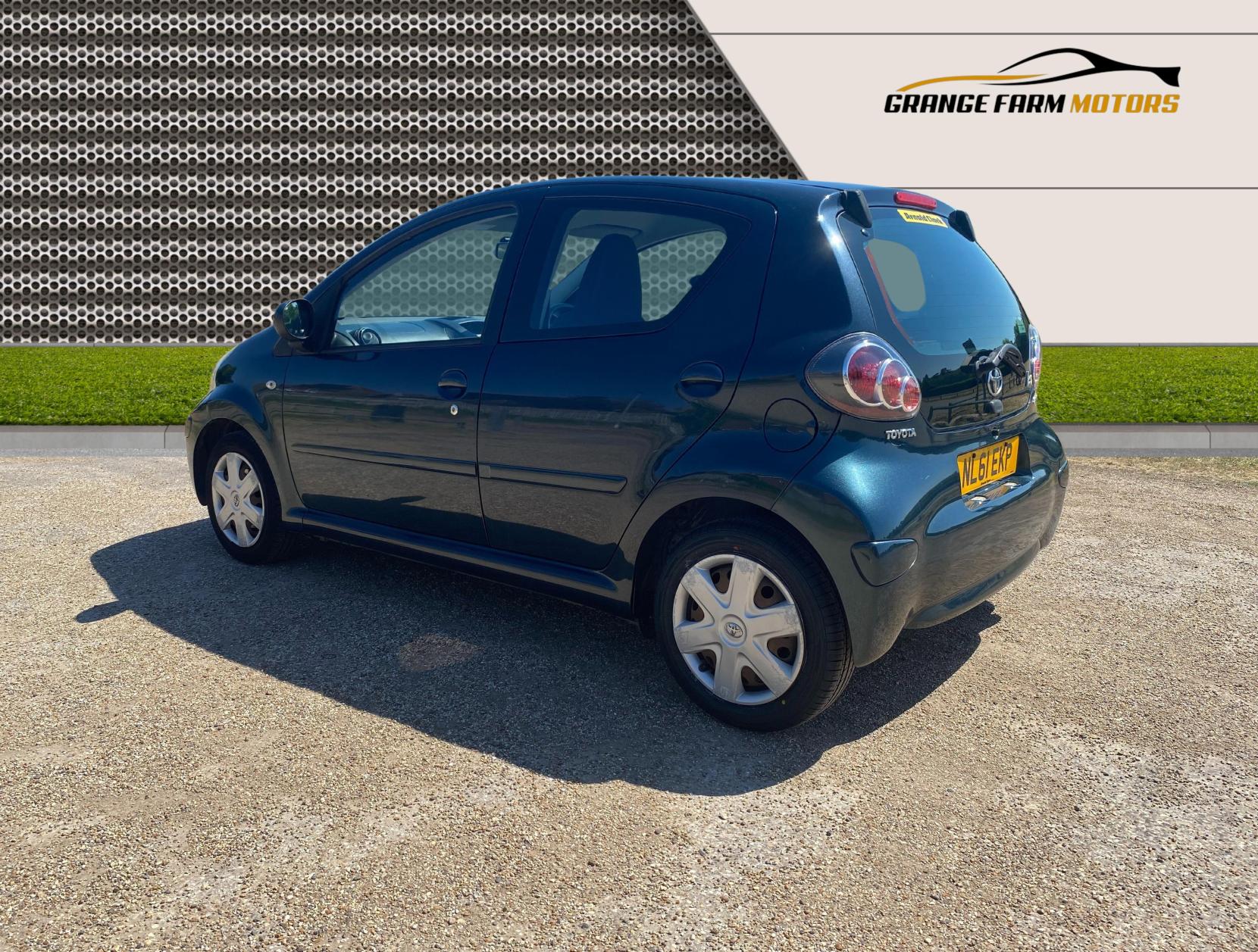 Toyota AYGO 1.0 VVT-i Ice Hatchback 5dr Petrol Manual Euro 5 (67 ps)