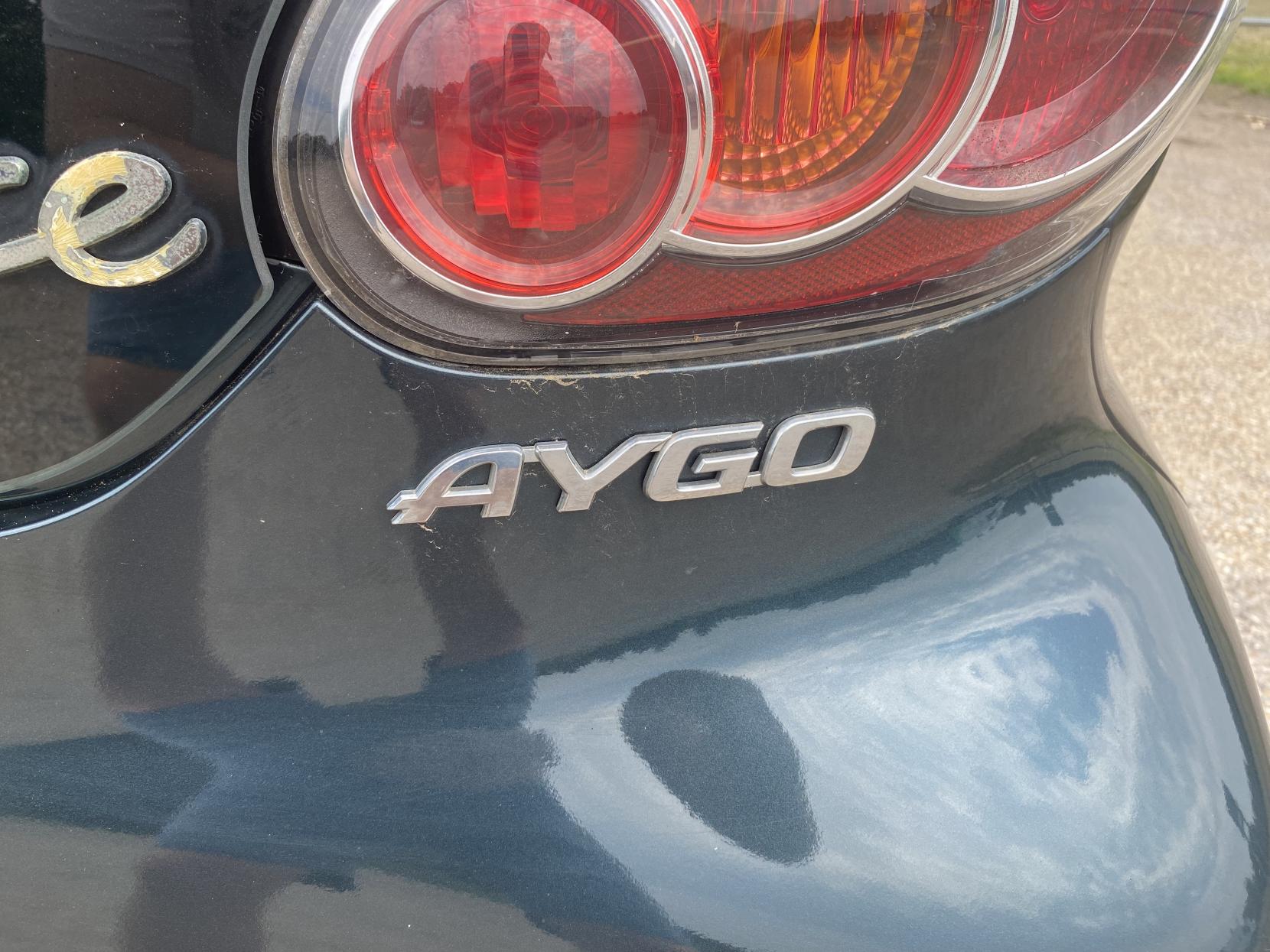 Toyota AYGO 1.0 VVT-i Ice Hatchback 5dr Petrol Manual Euro 5 (67 ps)